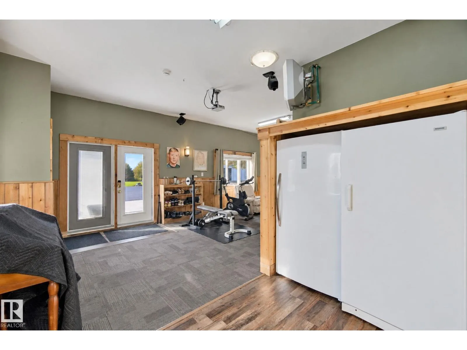 6 ROSENTHAL WY