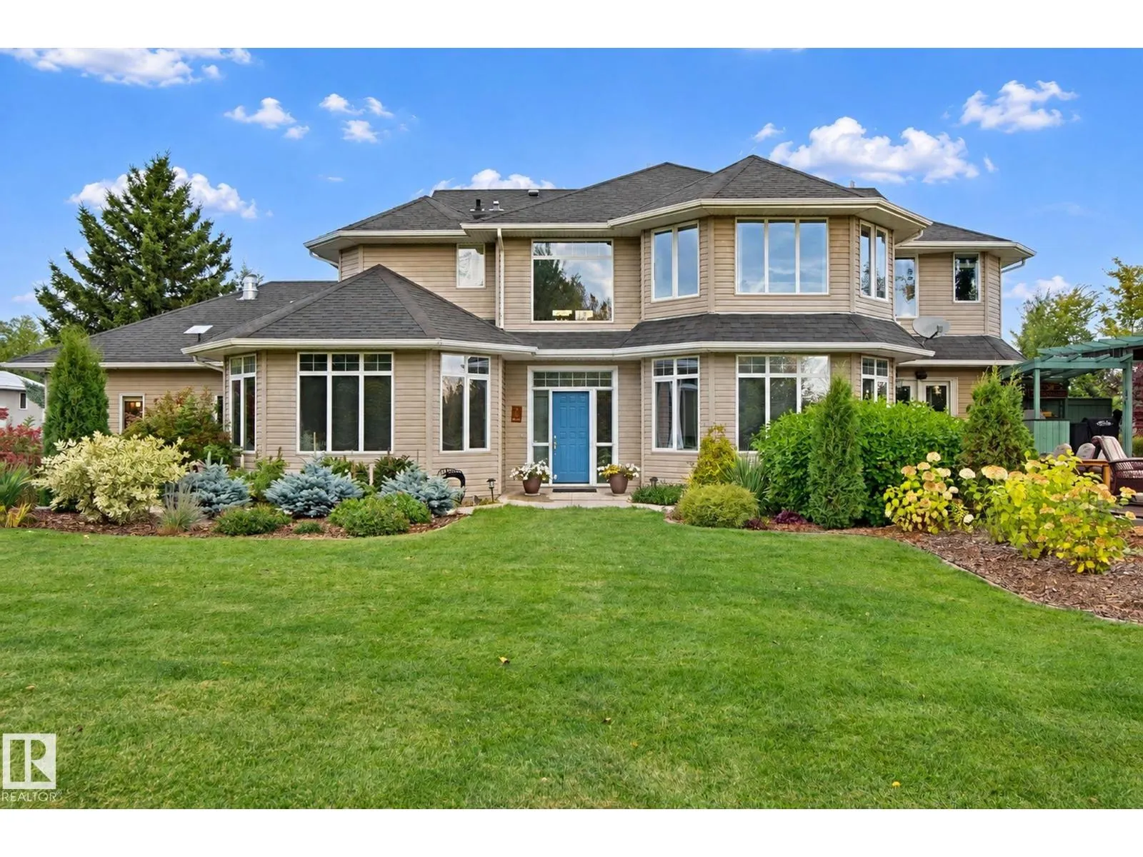 6 ROSENTHAL WY