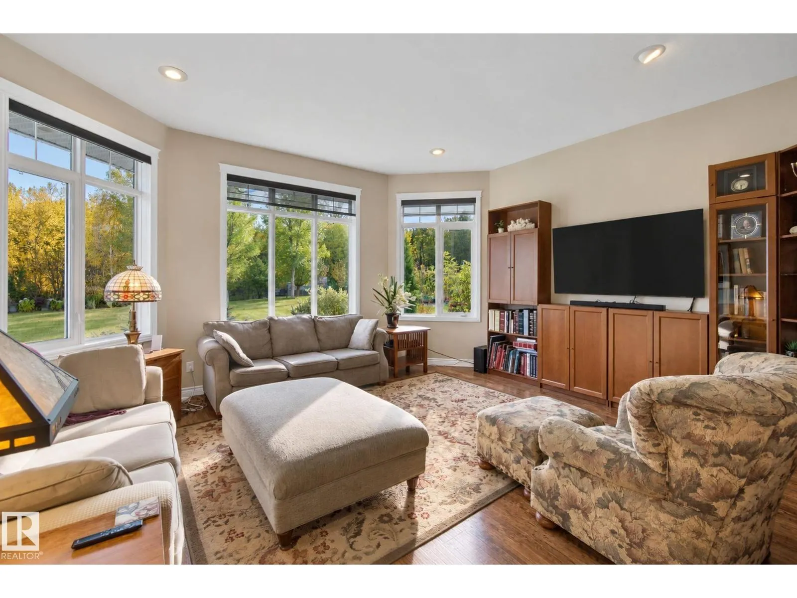 6 ROSENTHAL WY