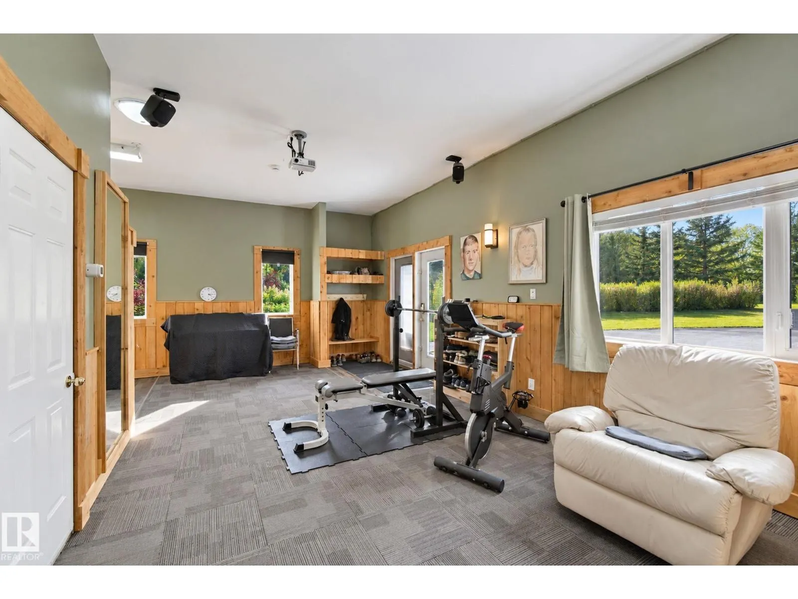 6 ROSENTHAL WY
