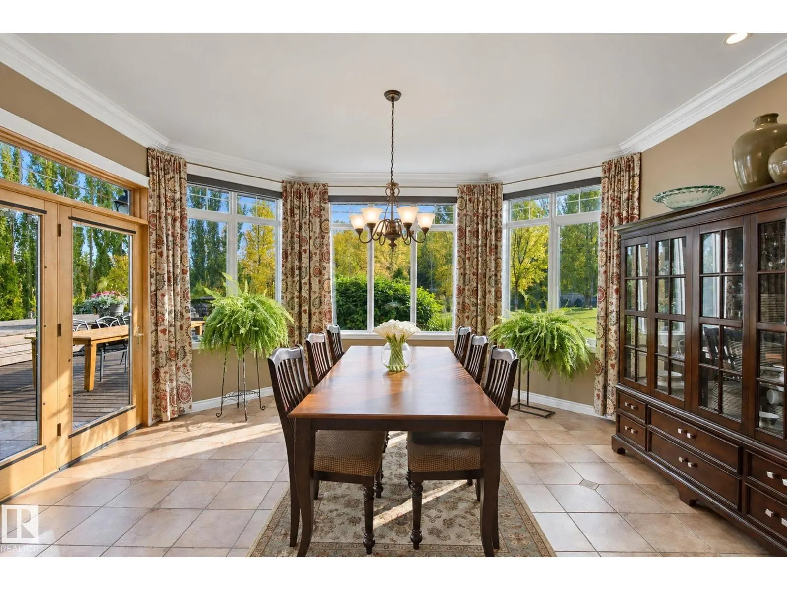 6 ROSENTHAL WY