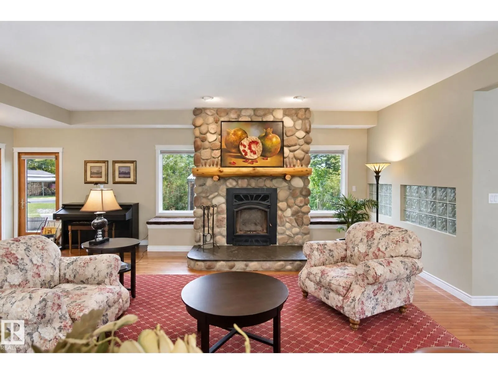 6 ROSENTHAL WY