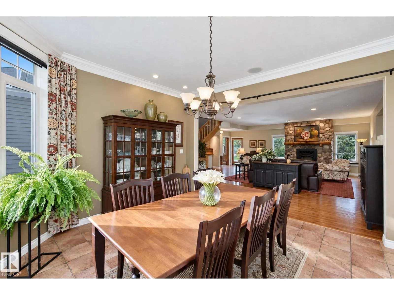 6 ROSENTHAL WY