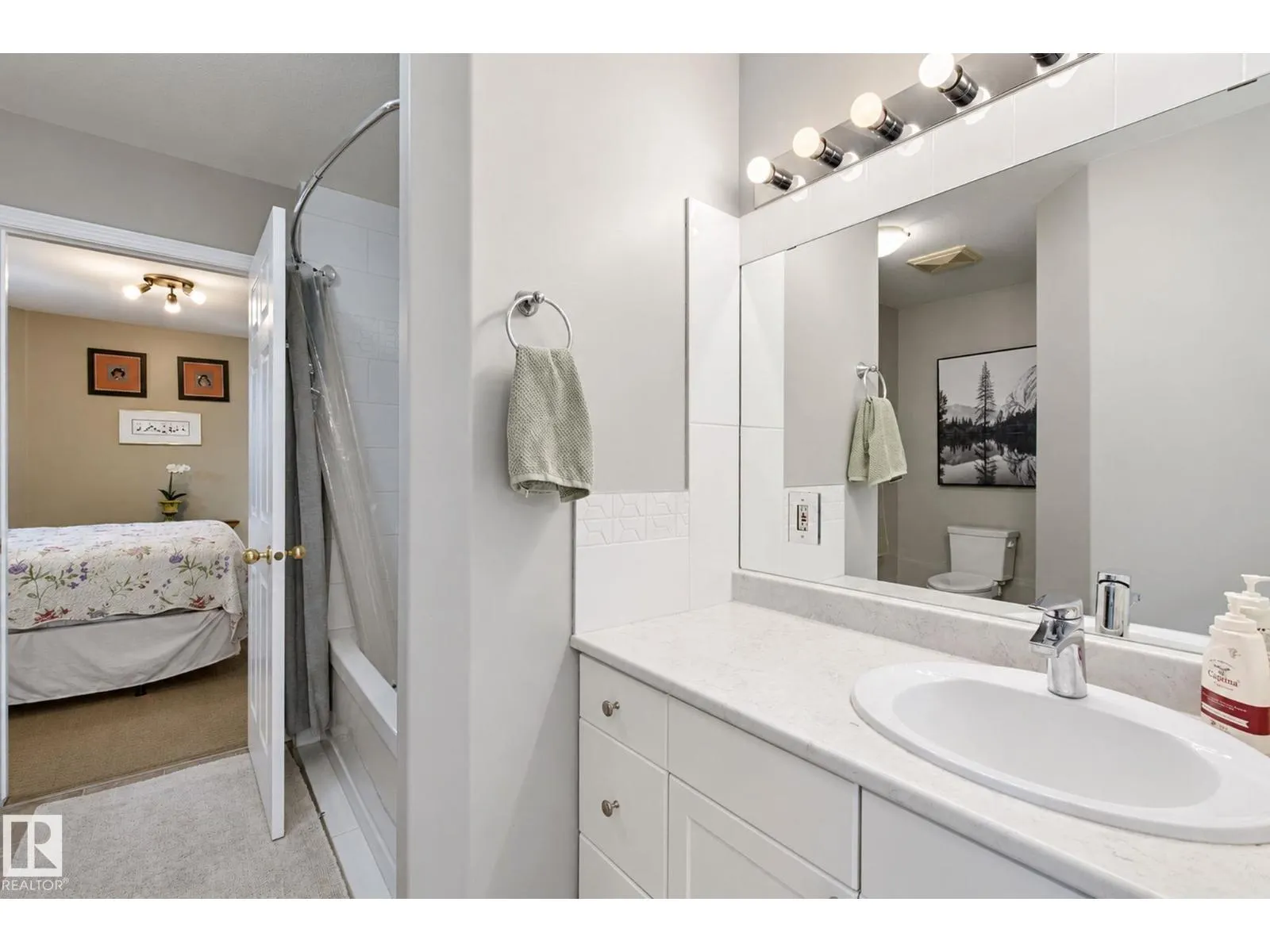 6 ROSENTHAL WY