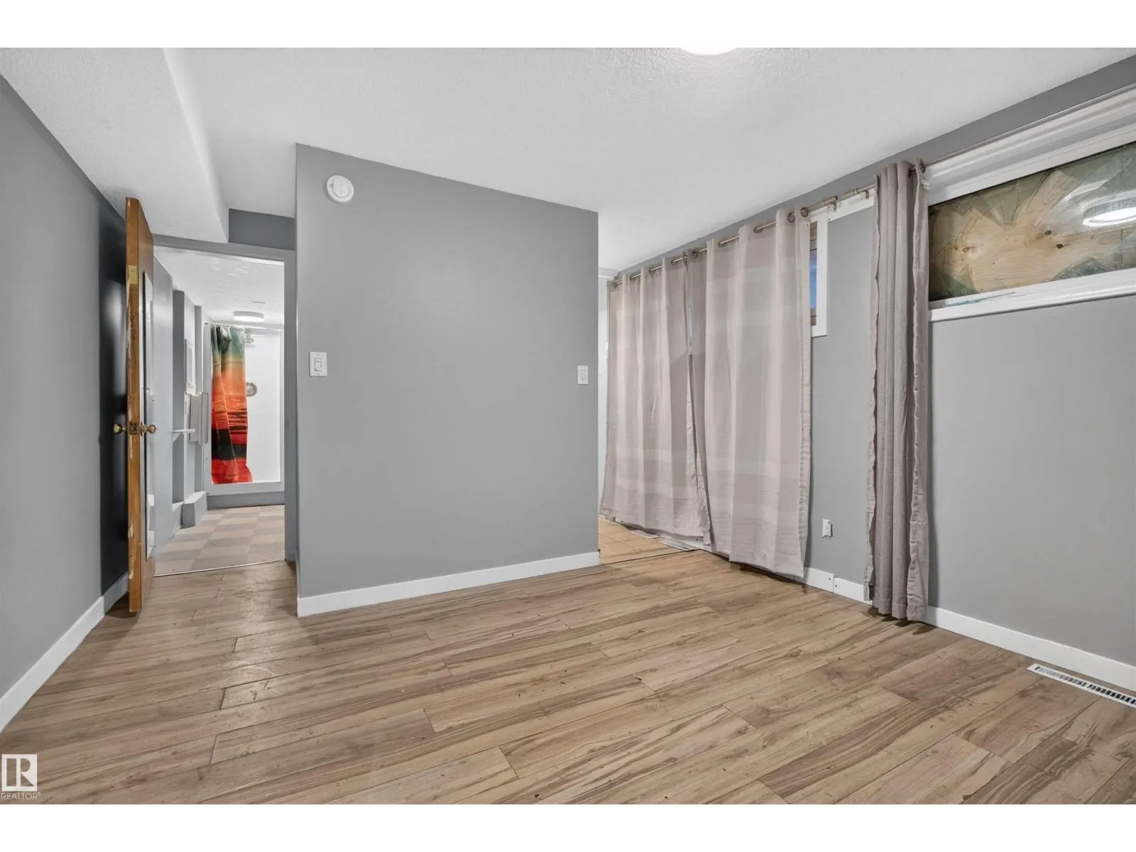 11015 87 AV NW