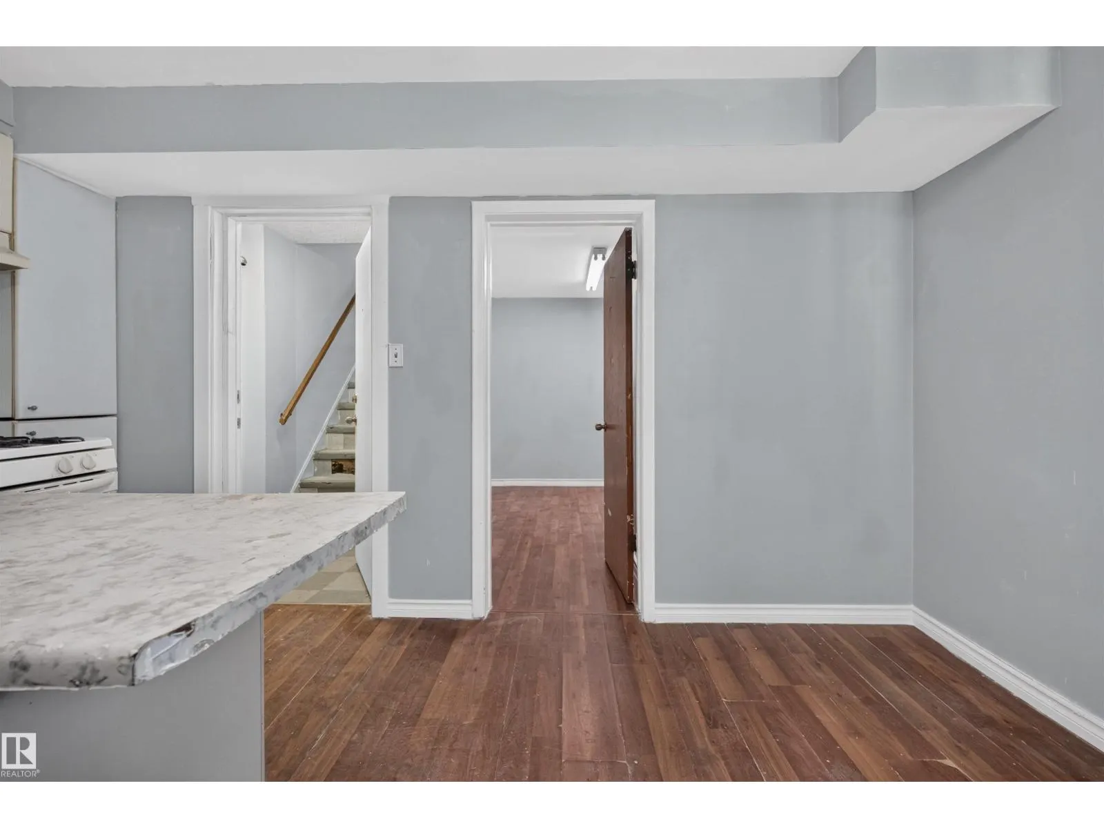11015 87 AV NW