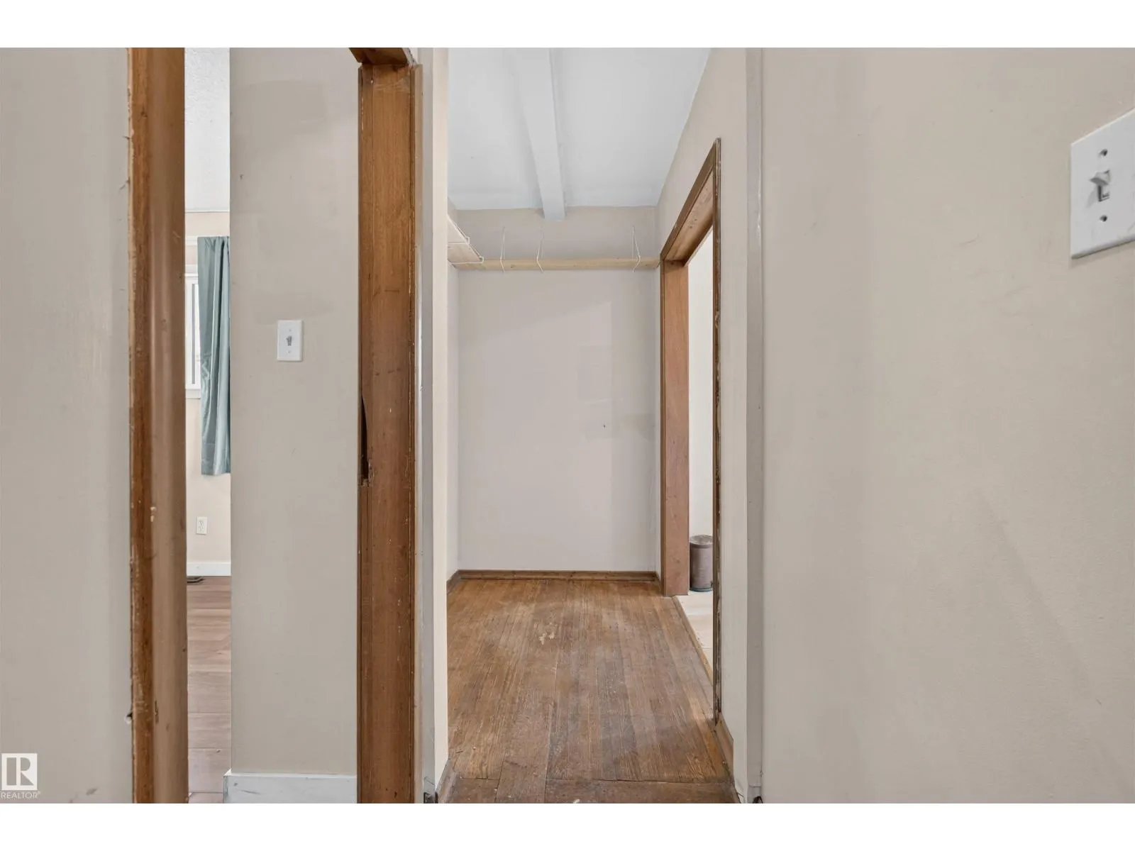 11015 87 AV NW