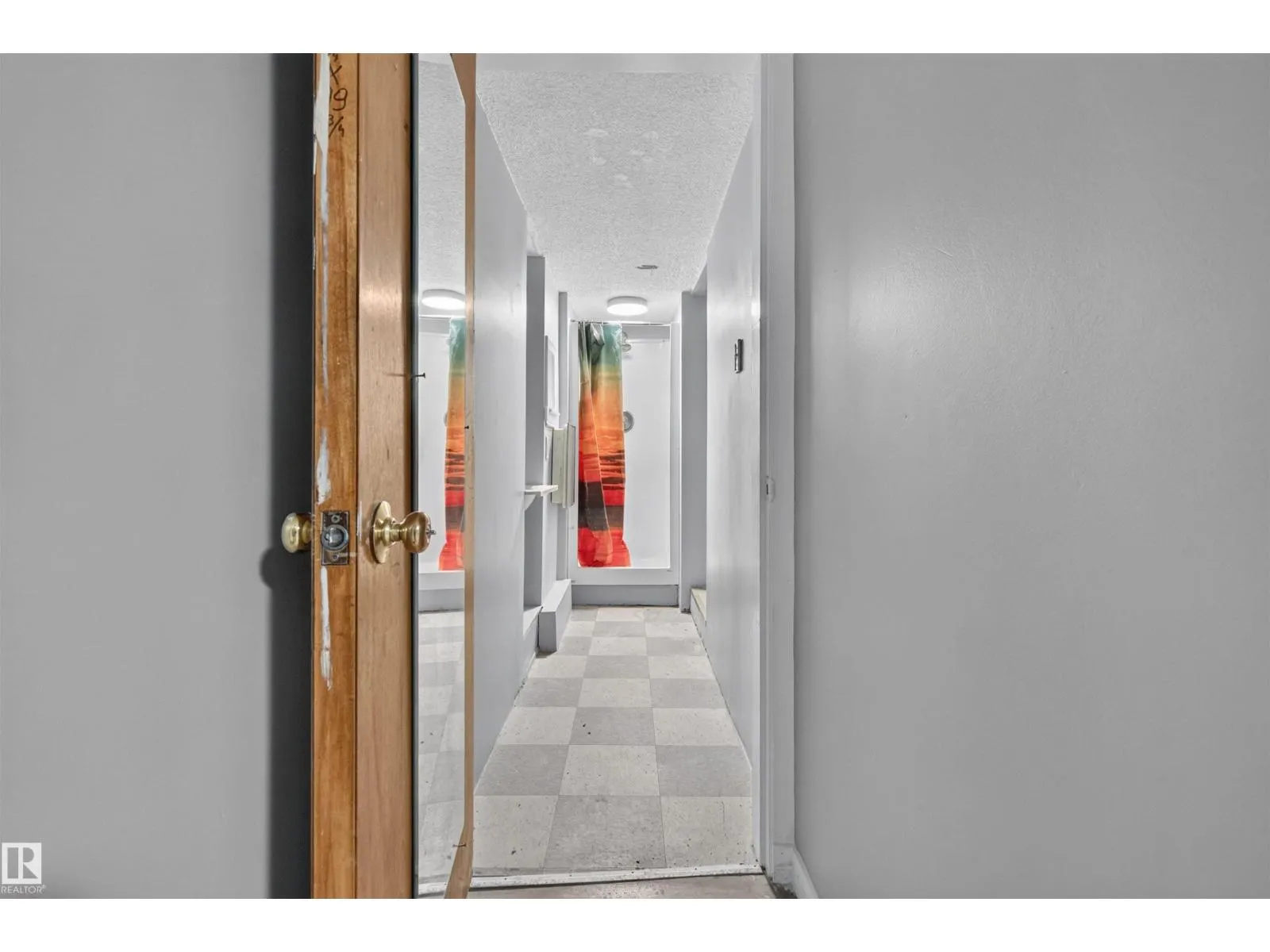 11015 87 AV NW