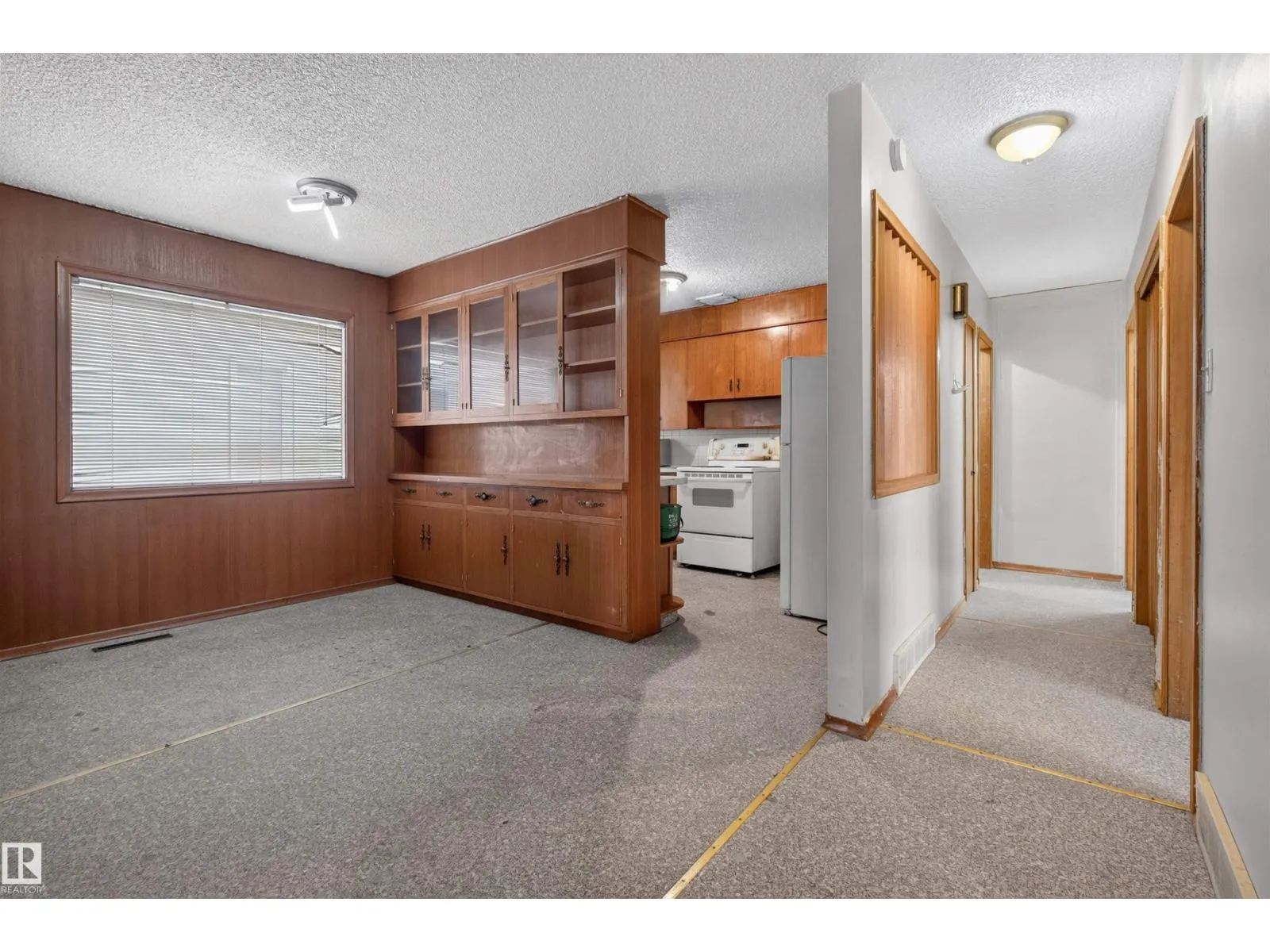 11015 87 AV NW