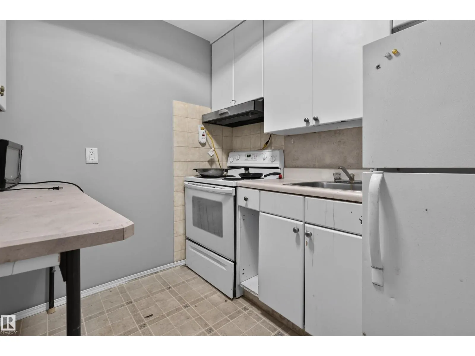 11015 87 AV NW