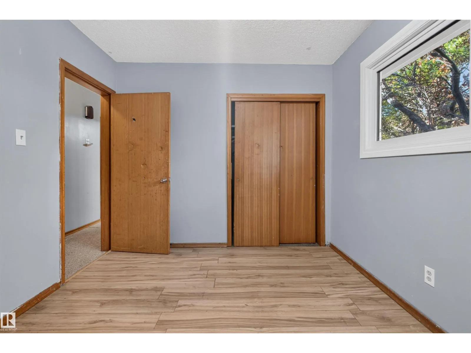 11015 87 AV NW