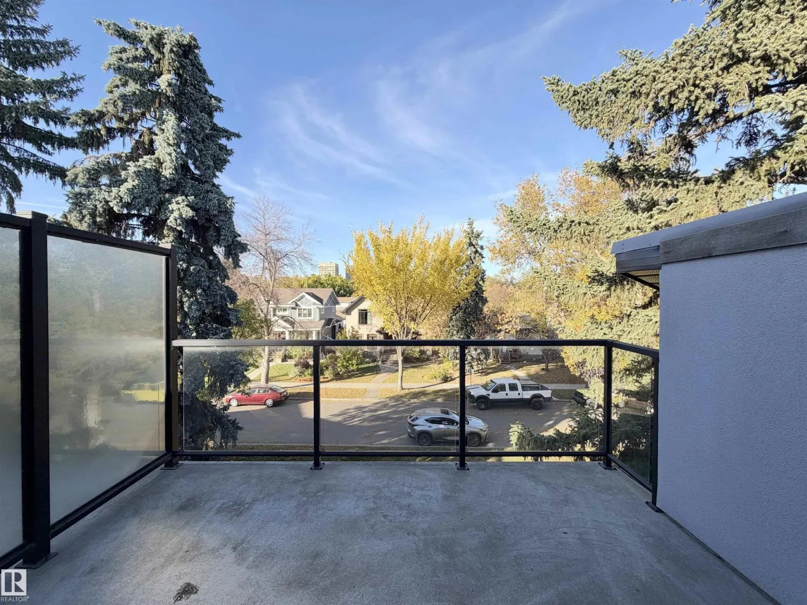 11127 77 AV NW