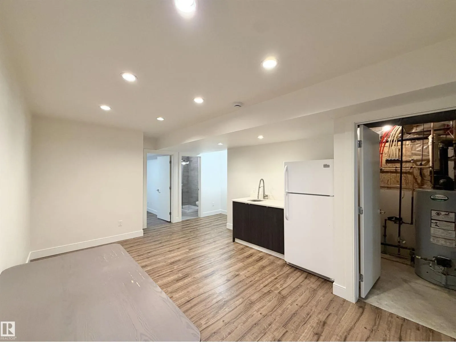 11127 77 AV NW