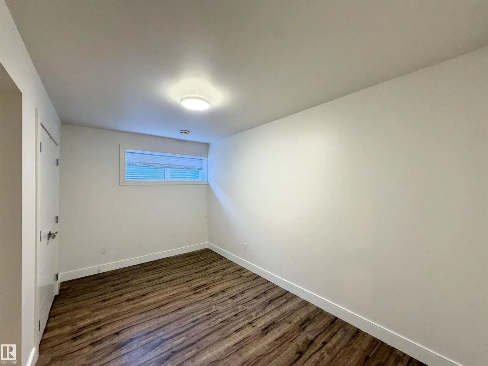 11127 77 AV NW