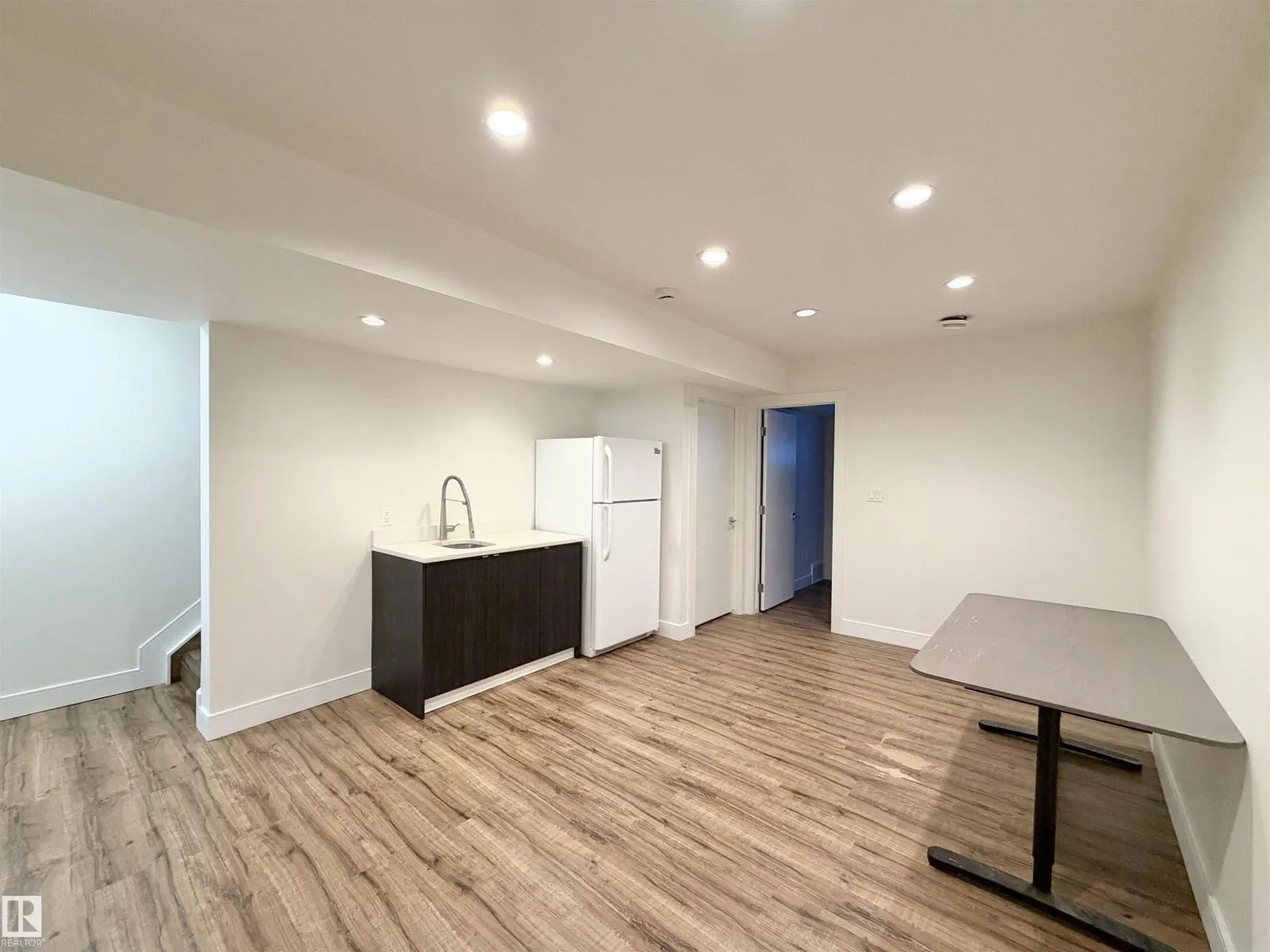 11127 77 AV NW