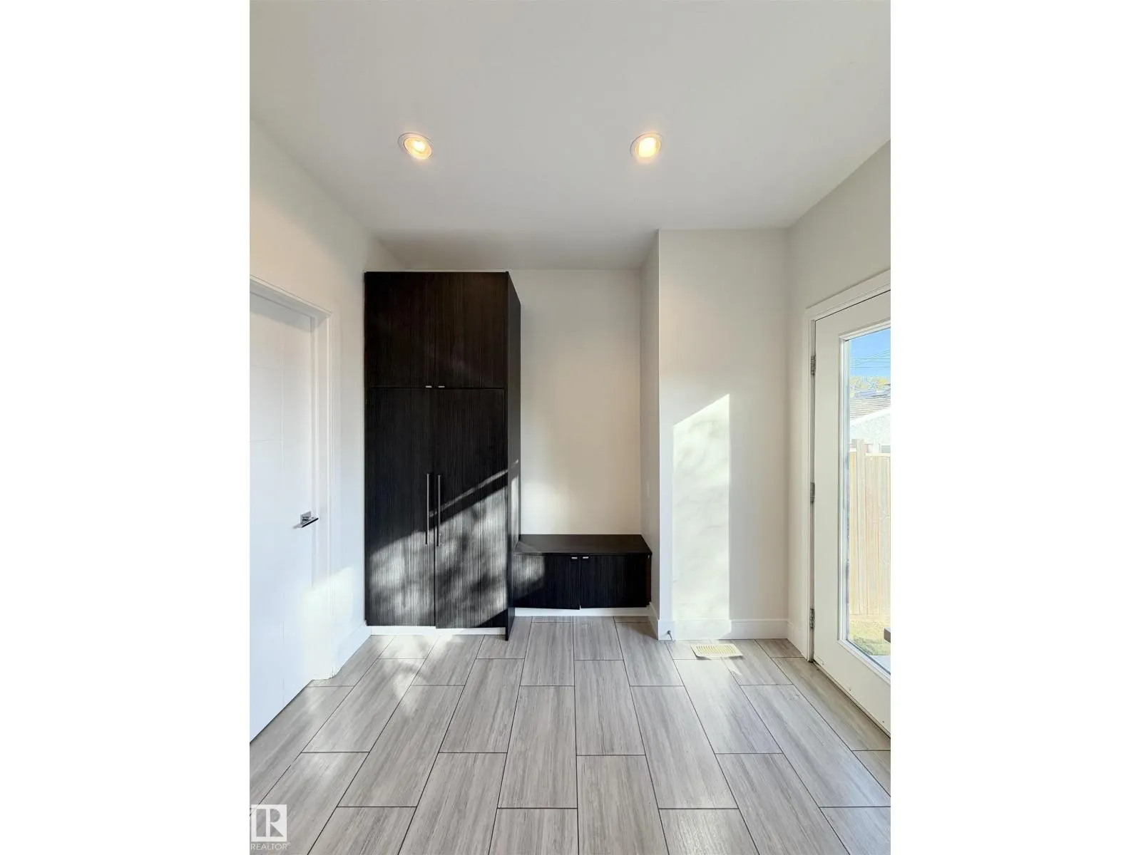 11127 77 AV NW