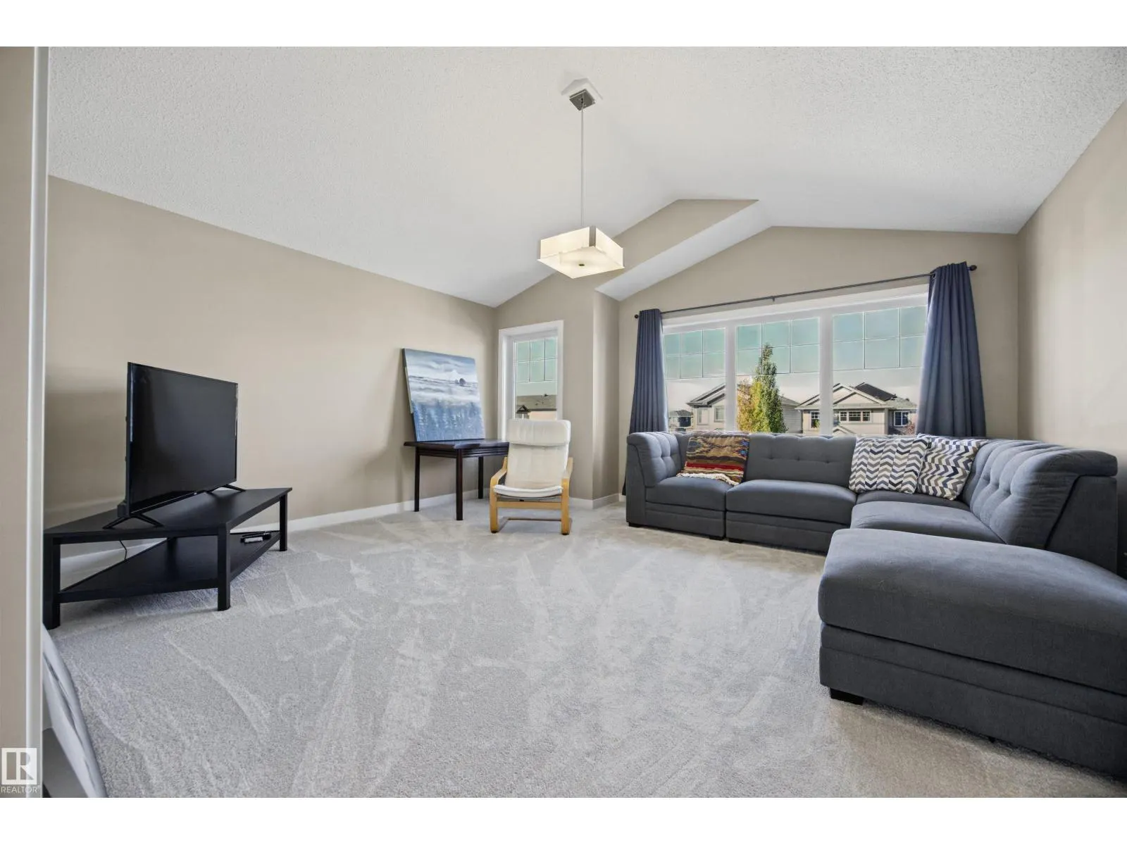 4 MEADOWBROOK WY