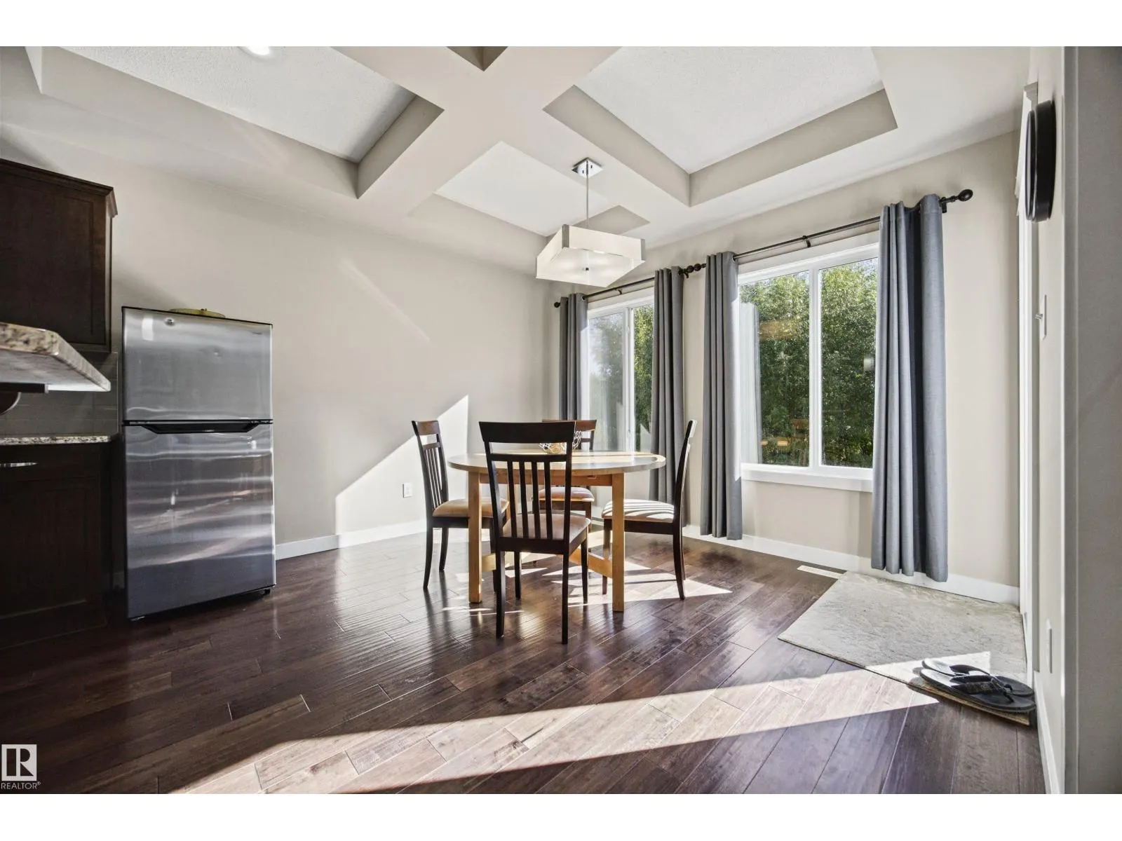 4 MEADOWBROOK WY