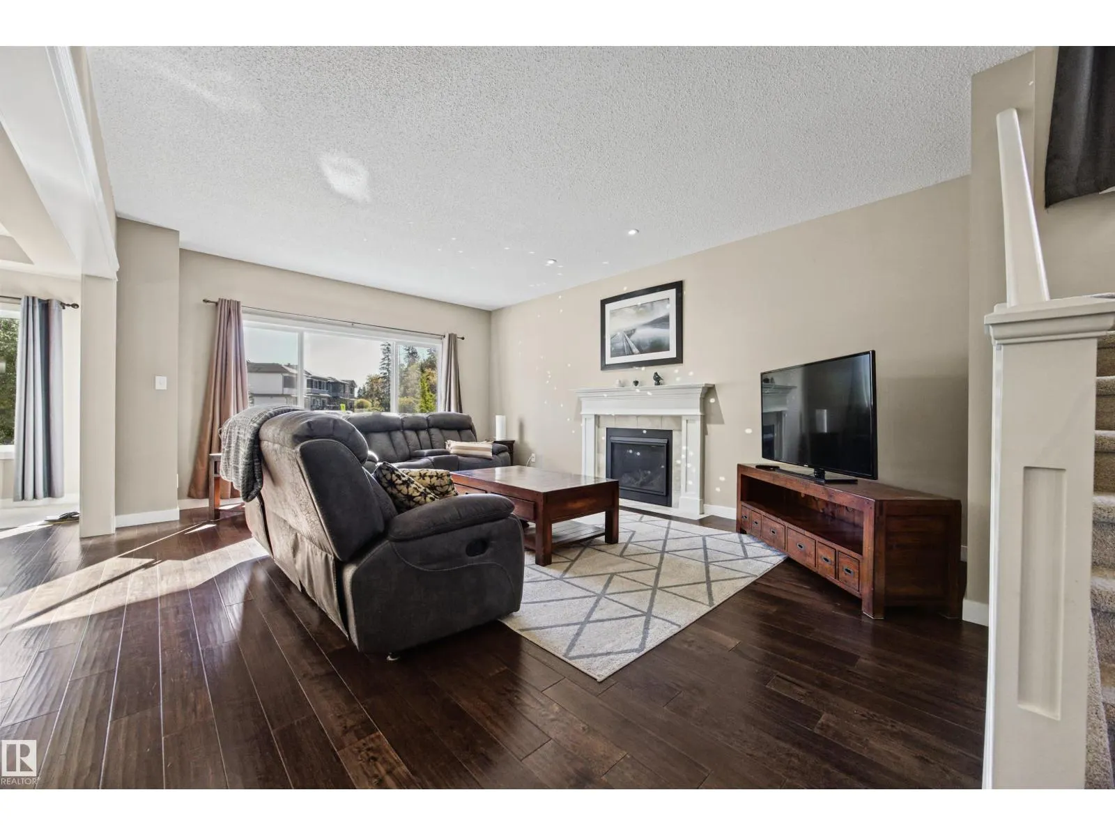 4 MEADOWBROOK WY