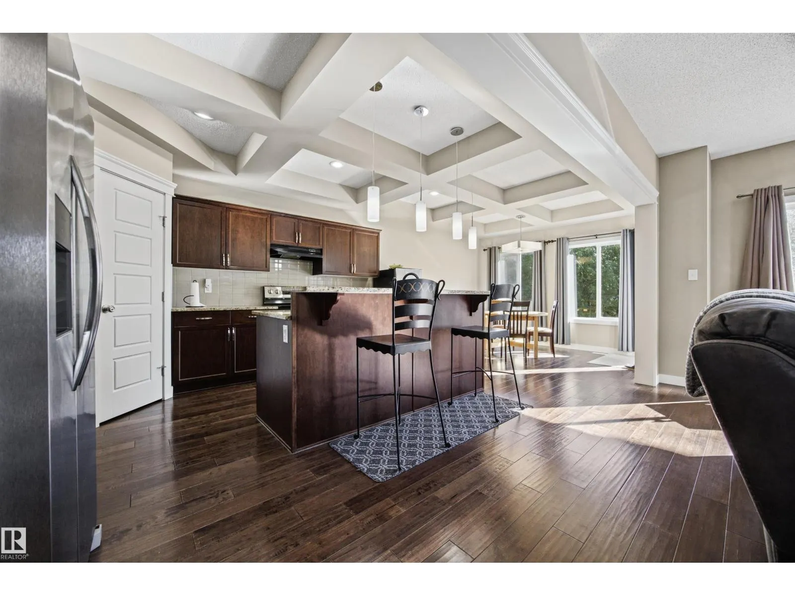 4 MEADOWBROOK WY