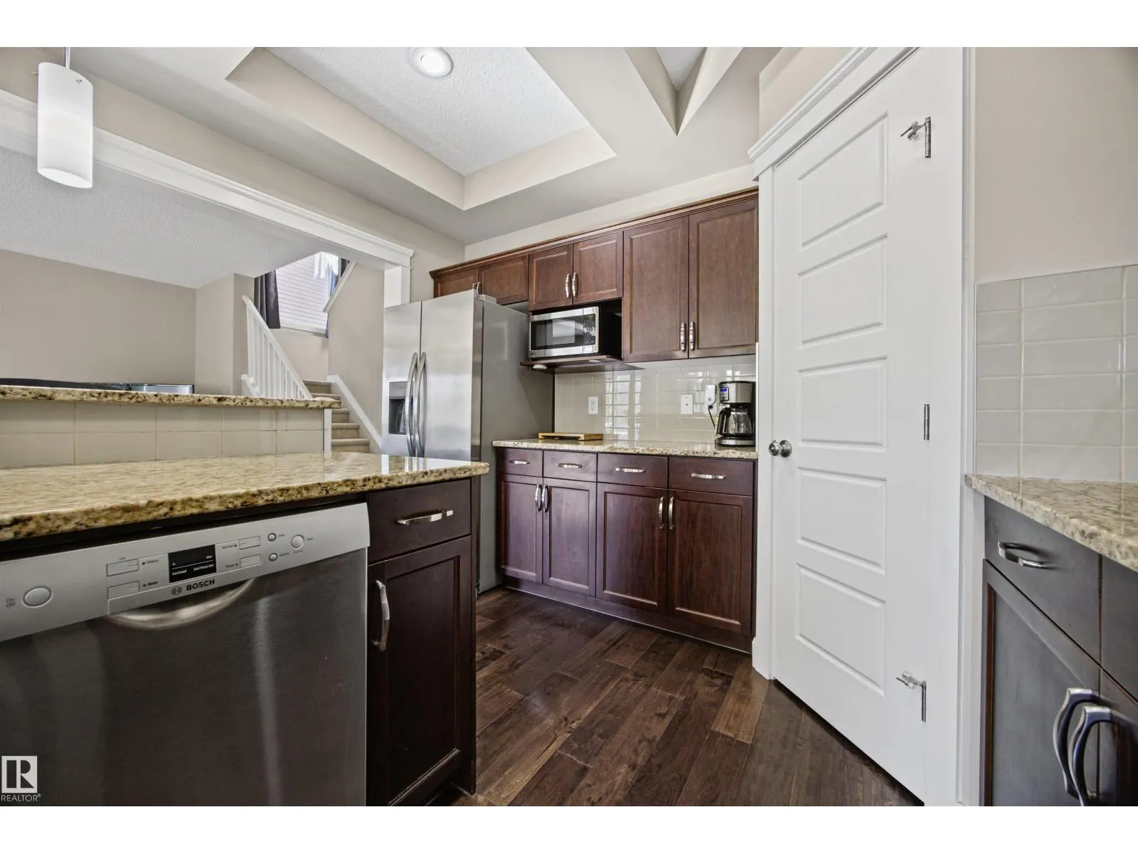 4 MEADOWBROOK WY