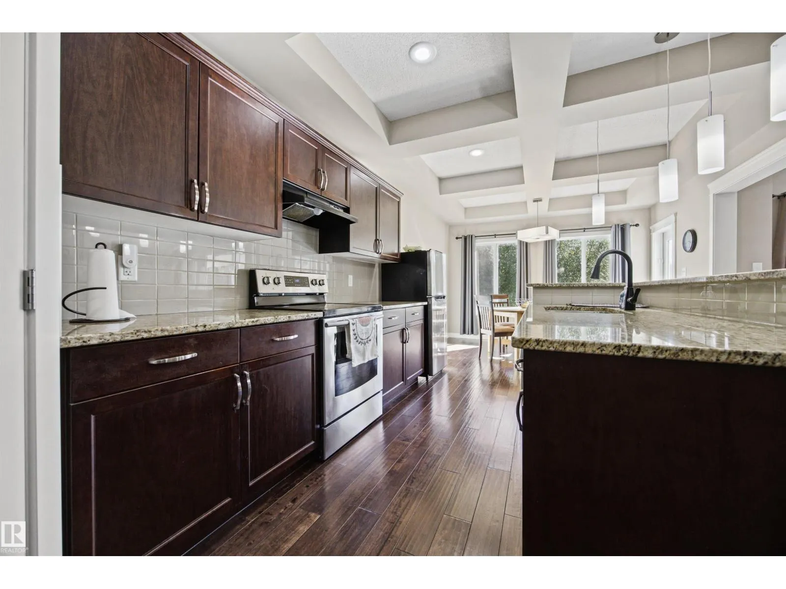 4 MEADOWBROOK WY