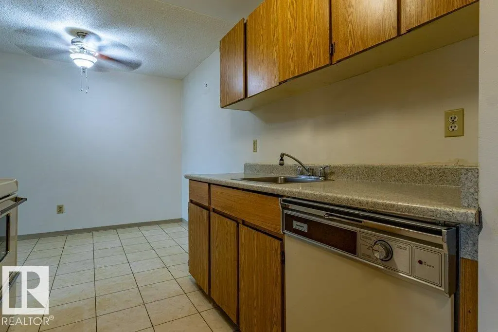 #212 5316 118 AV NW NW