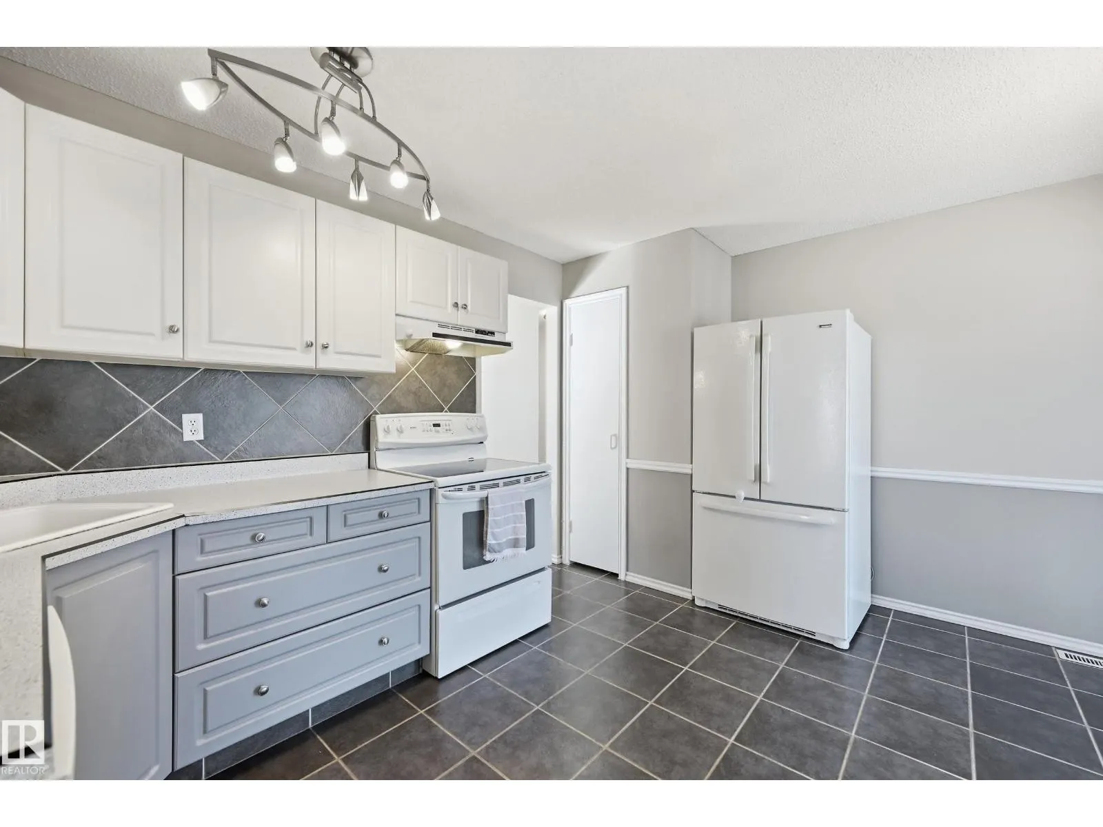 74 ASPEN CR
