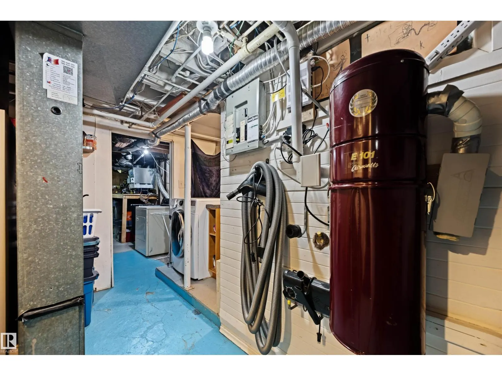 9851 85 AV NW