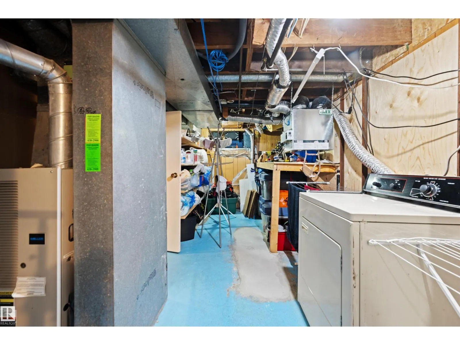 9851 85 AV NW
