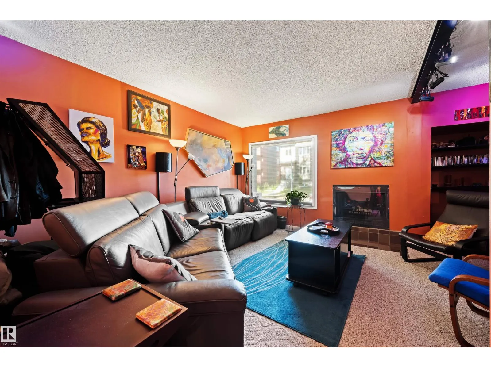 9851 85 AV NW