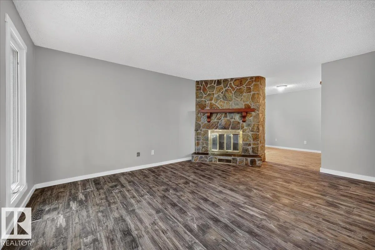 4709 45 ST