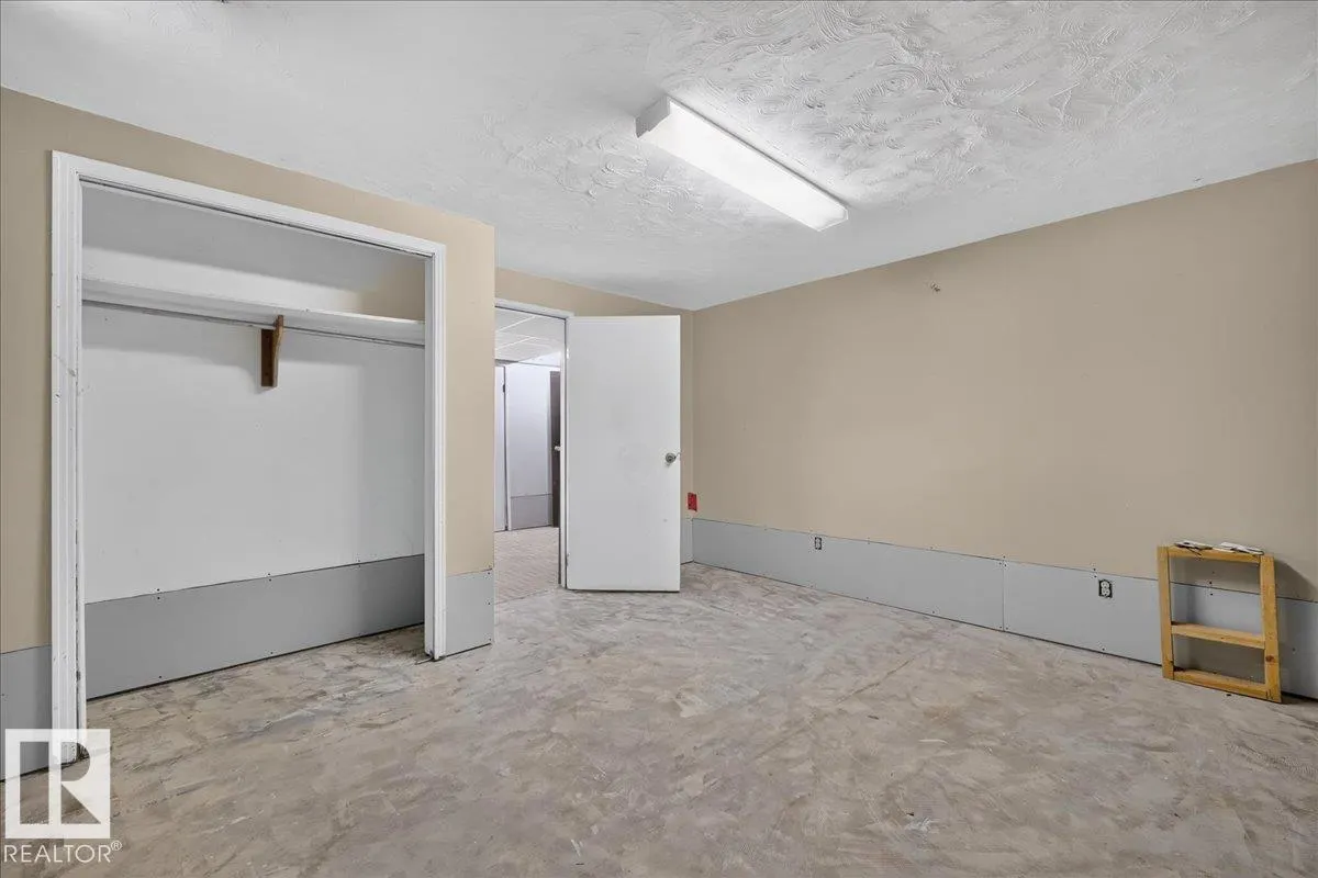 4709 45 ST