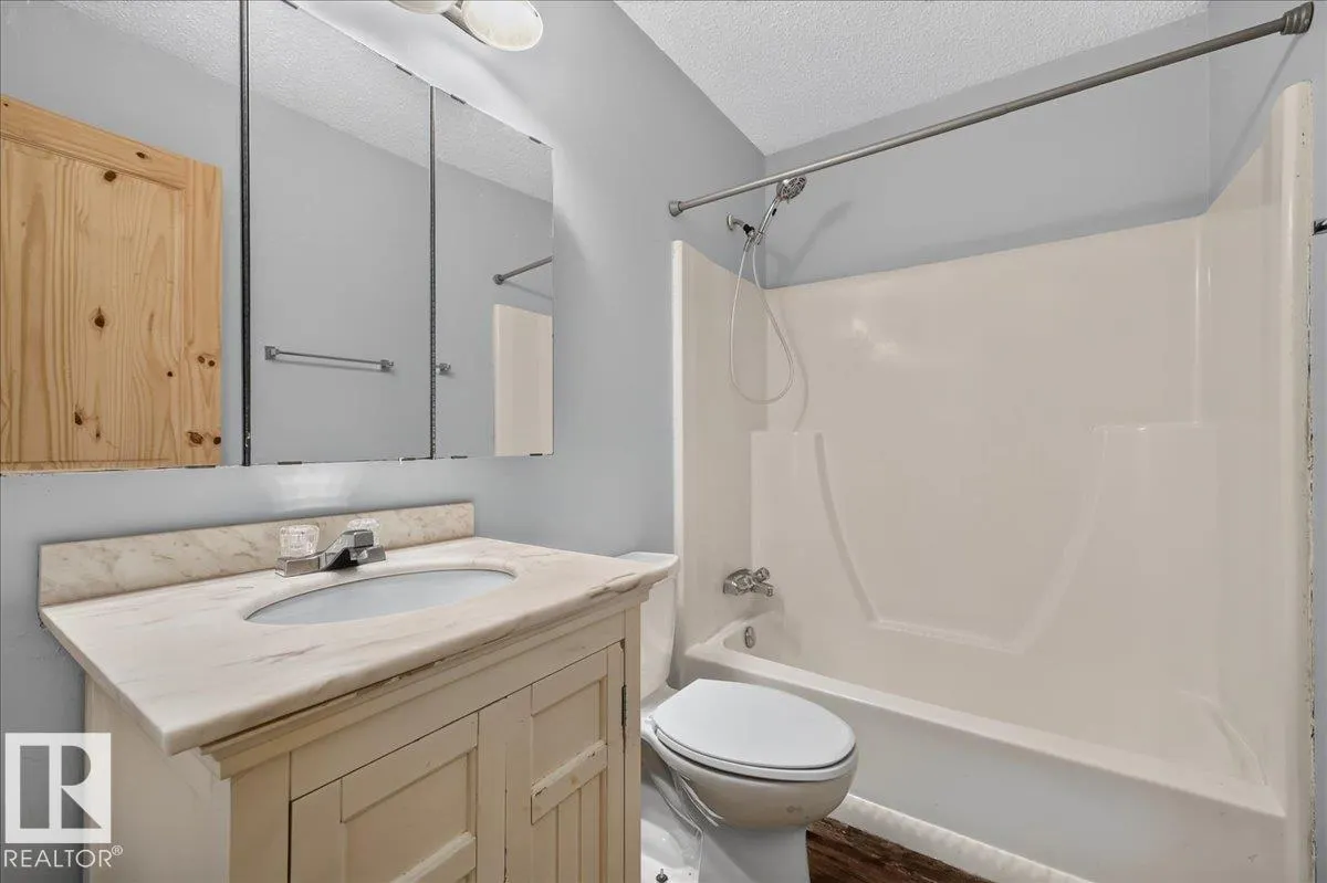 4709 45 ST