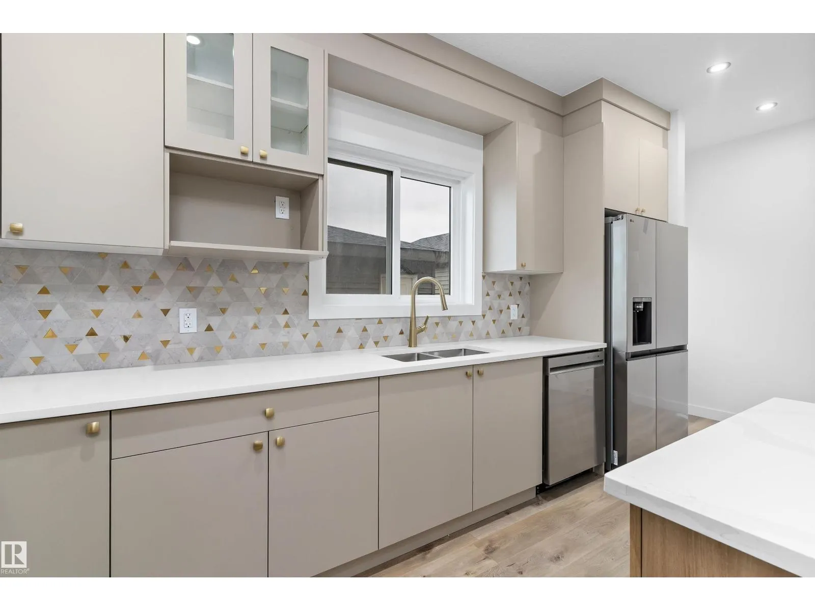 180 Pacific DR