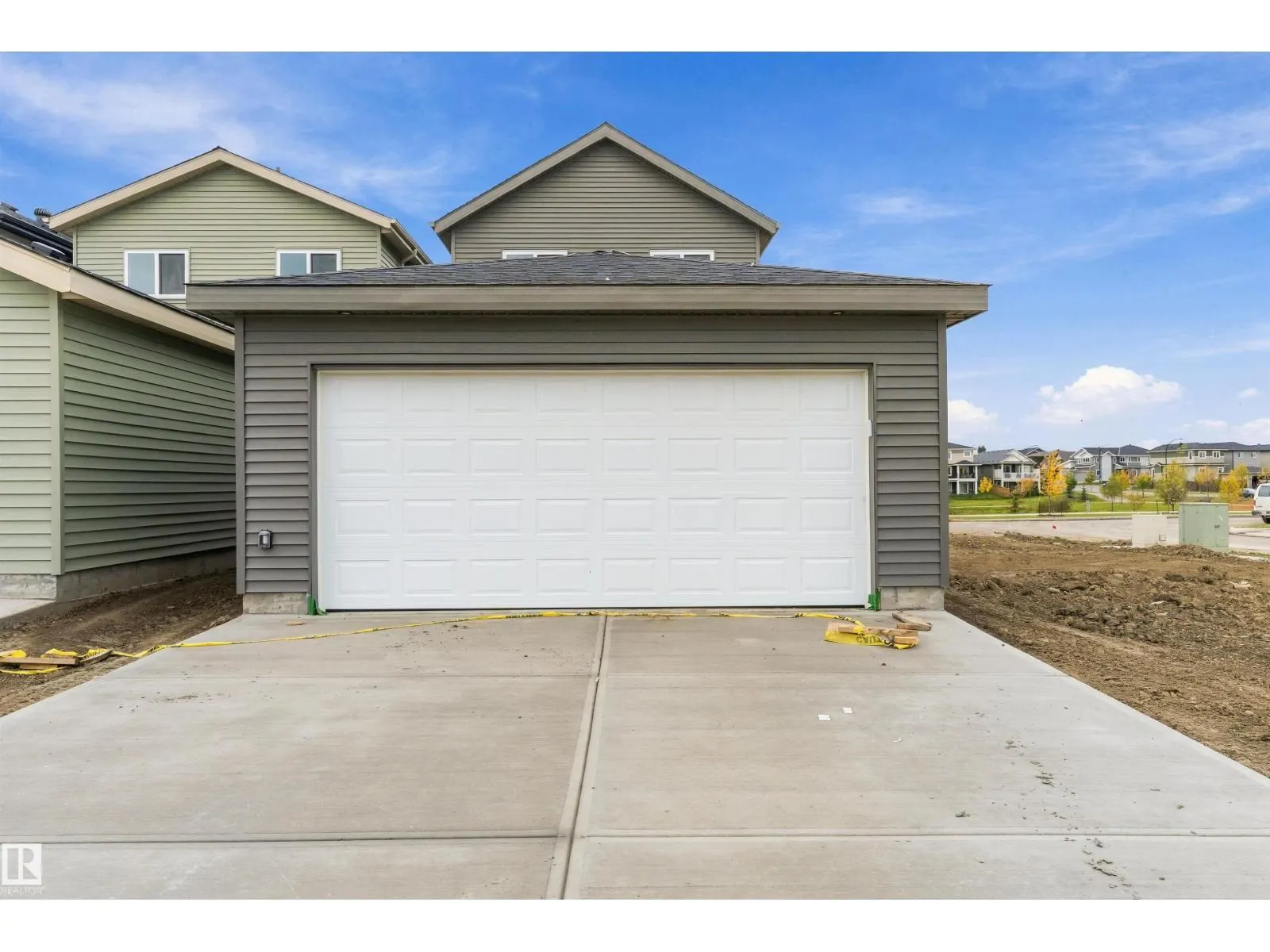 180 Pacific DR