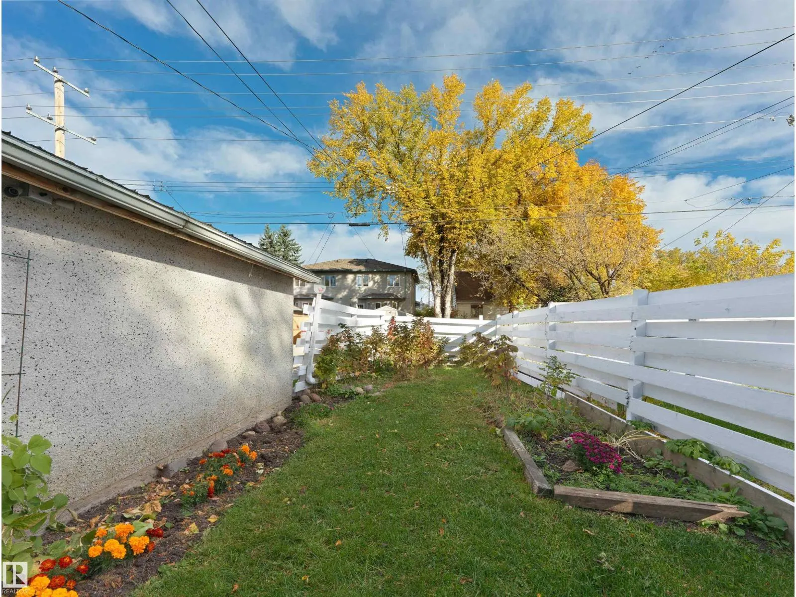 10968 75 AV NW