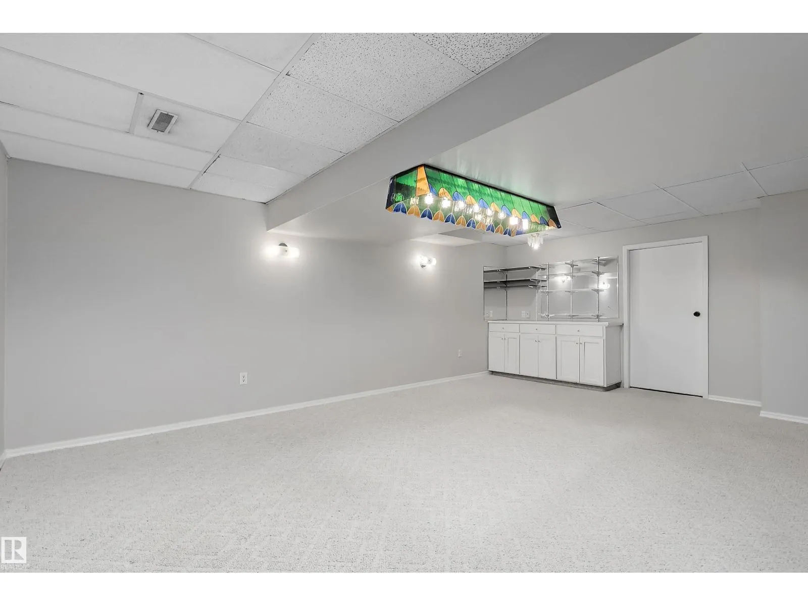 933 YOUVILLE DR W NW