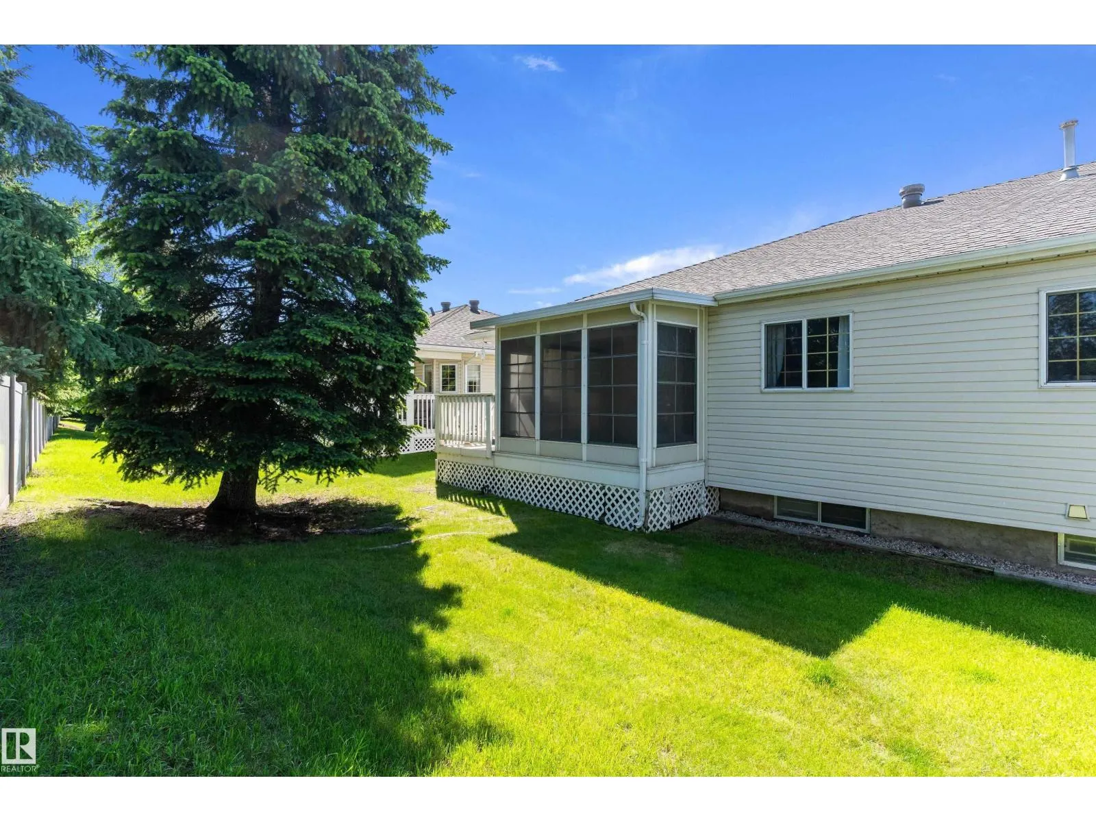 933 YOUVILLE DR W NW