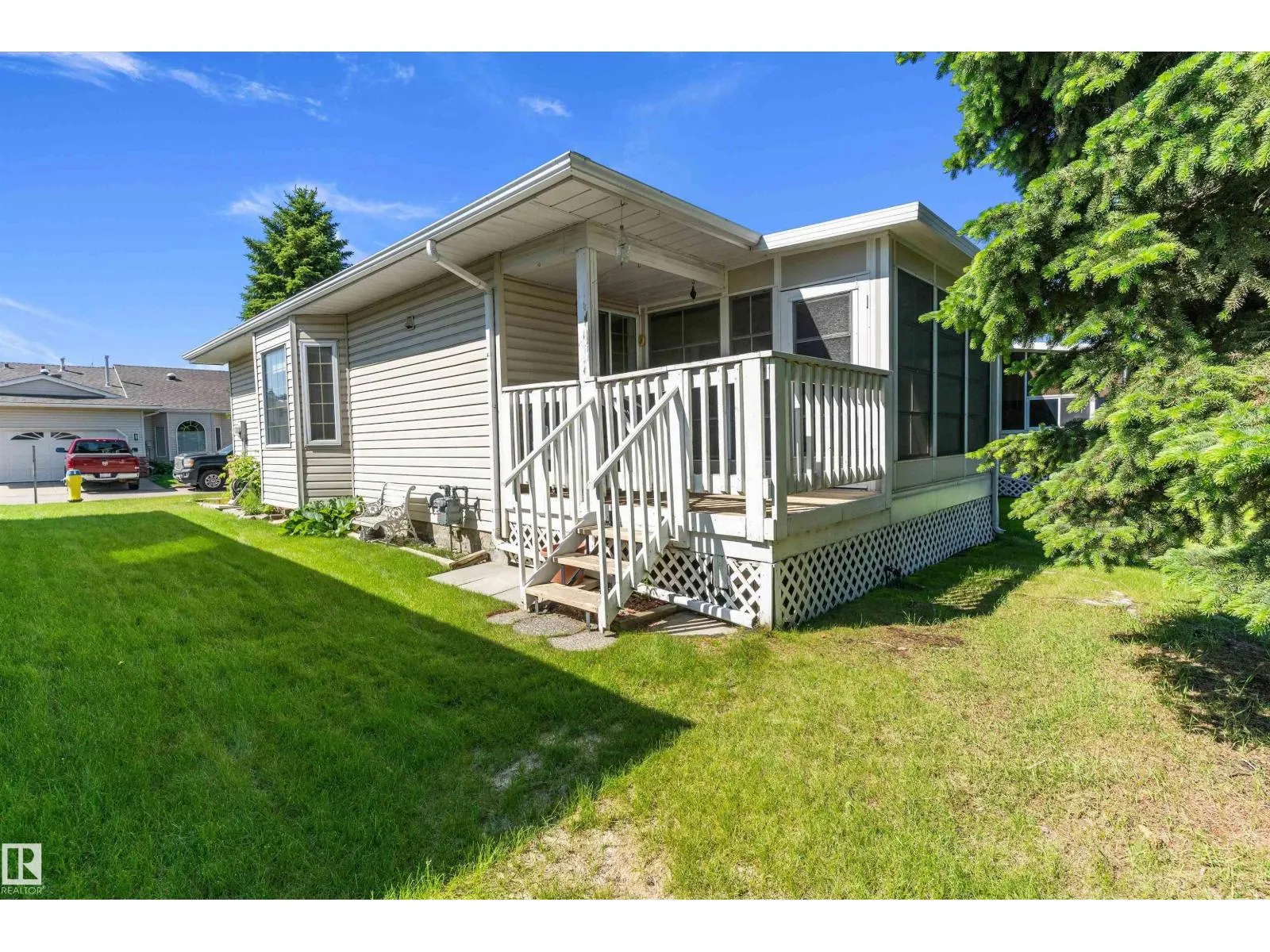 933 YOUVILLE DR W NW