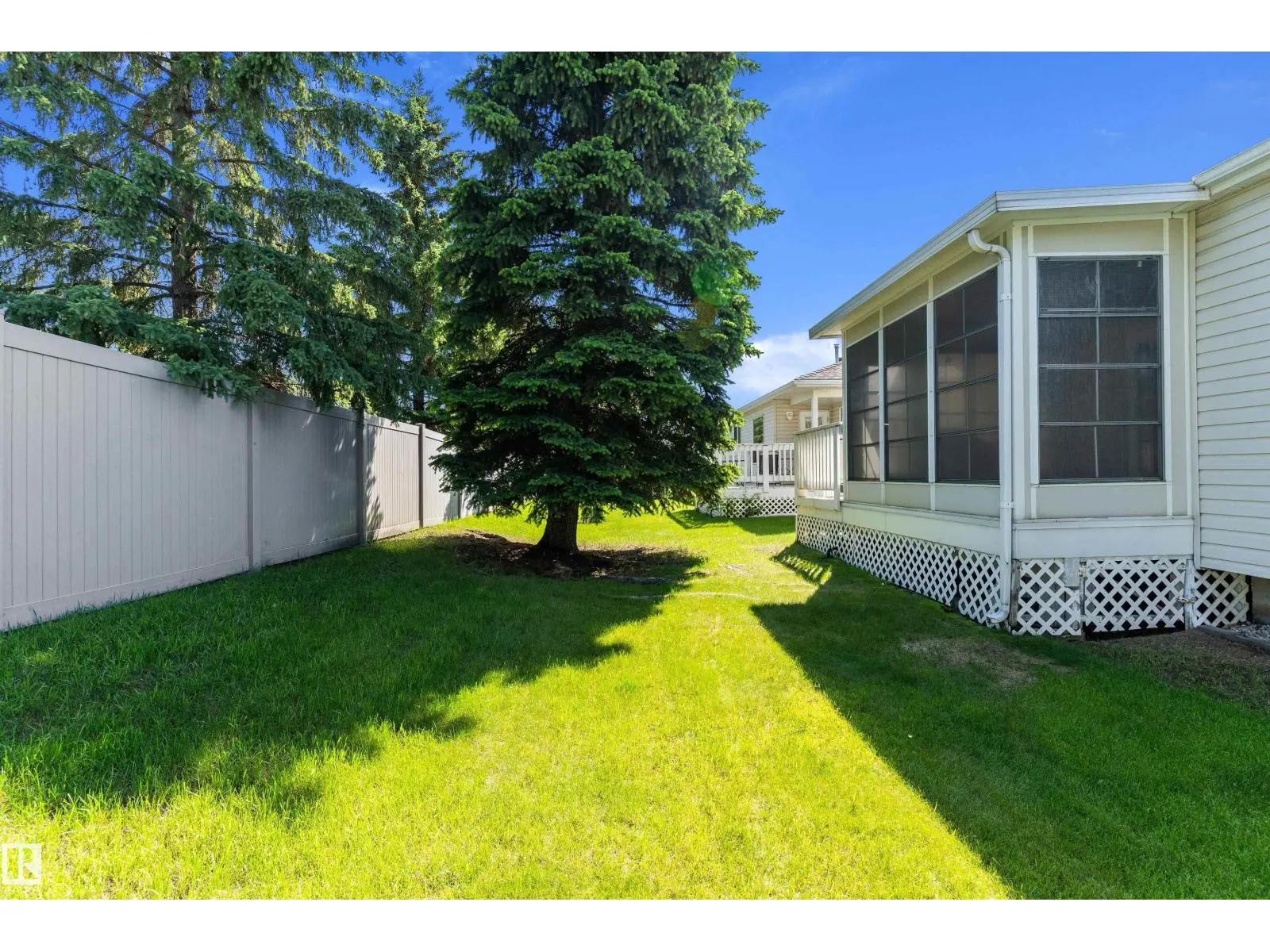 933 YOUVILLE DR W NW