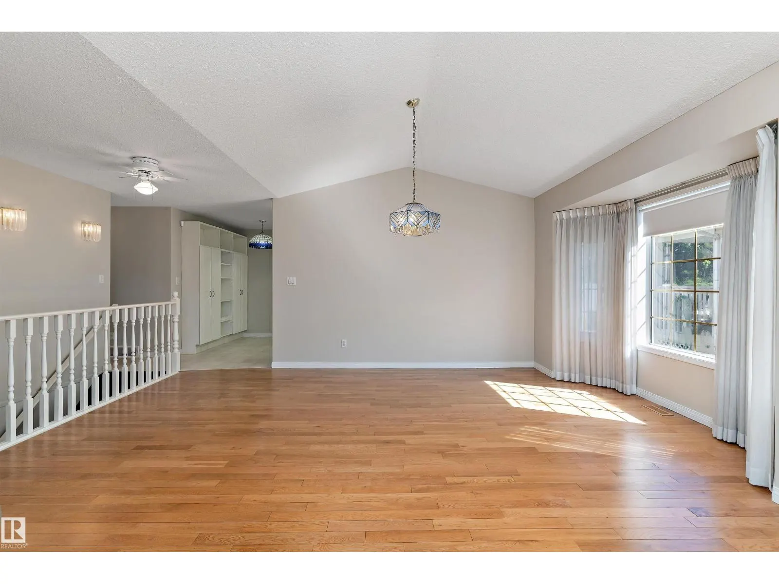 933 YOUVILLE DR W NW
