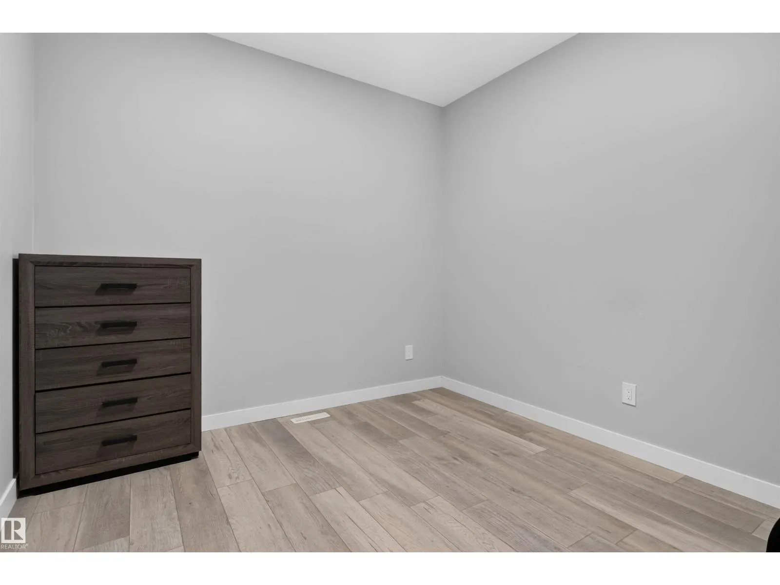 452 ROBERTS CR