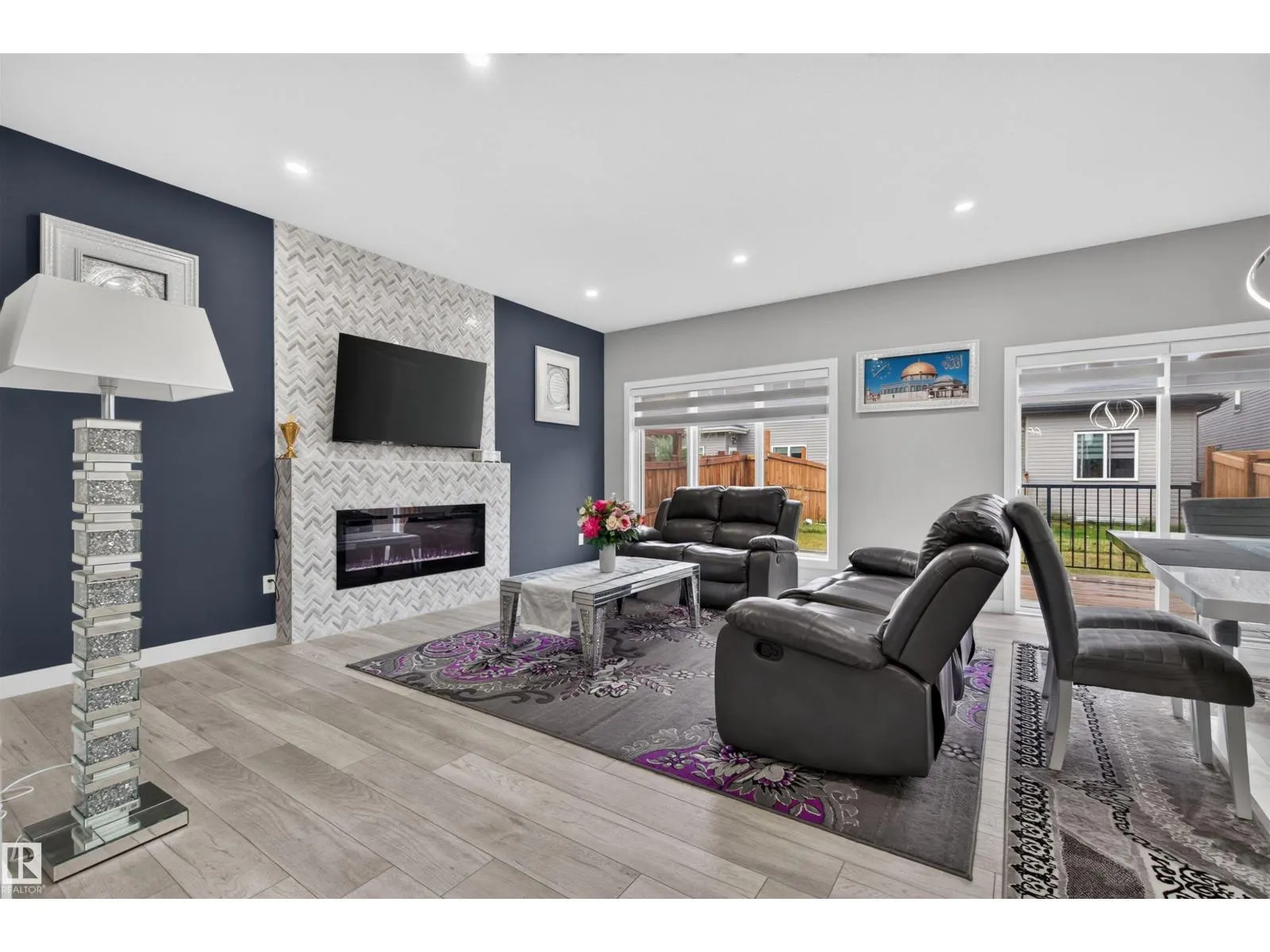 452 ROBERTS CR
