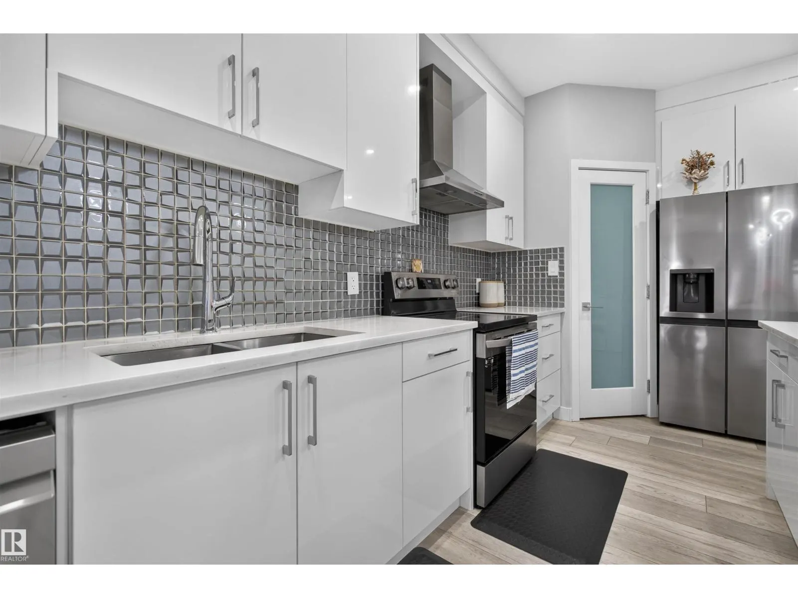 452 ROBERTS CR