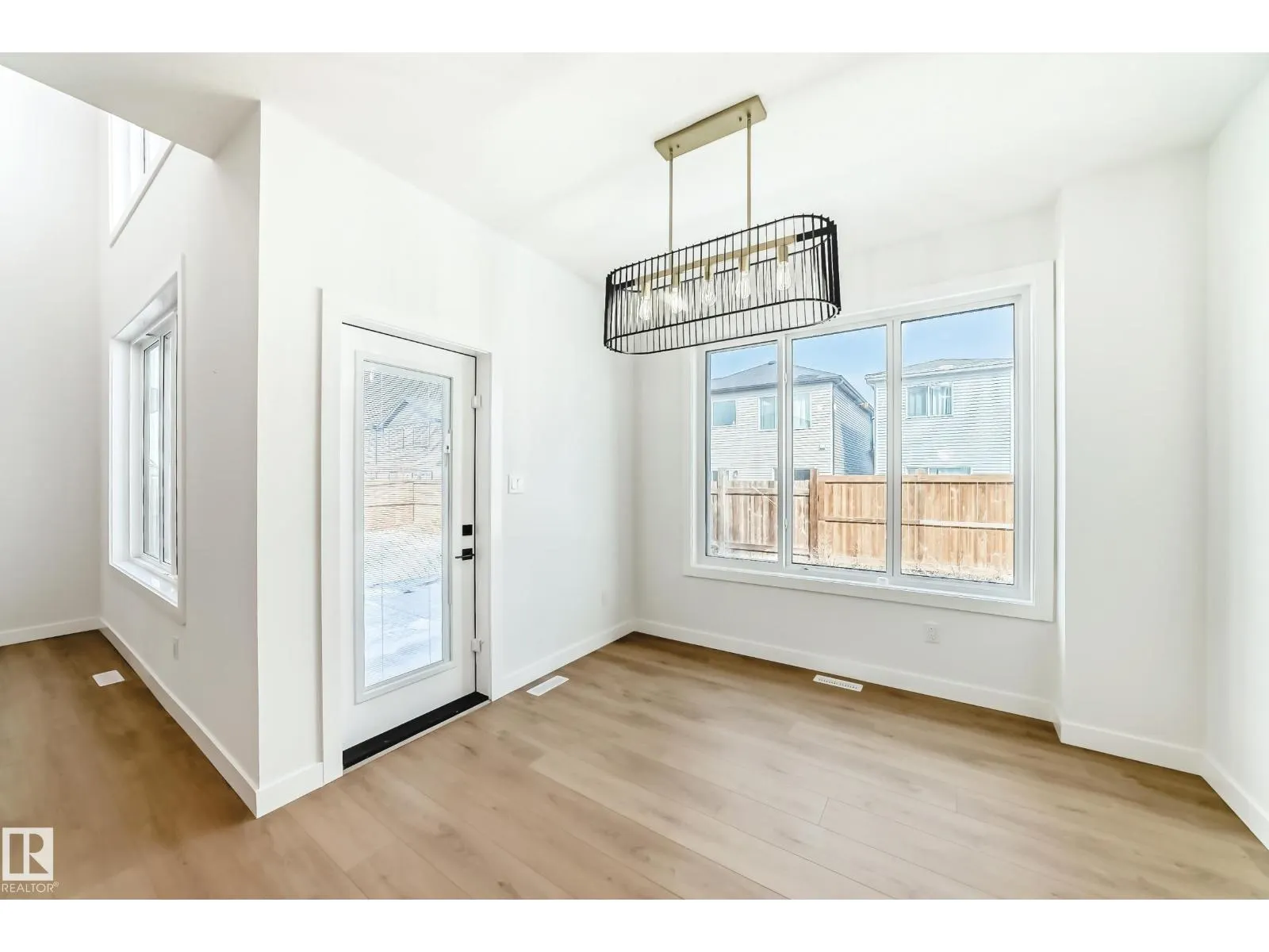 341 ROBERTS WD