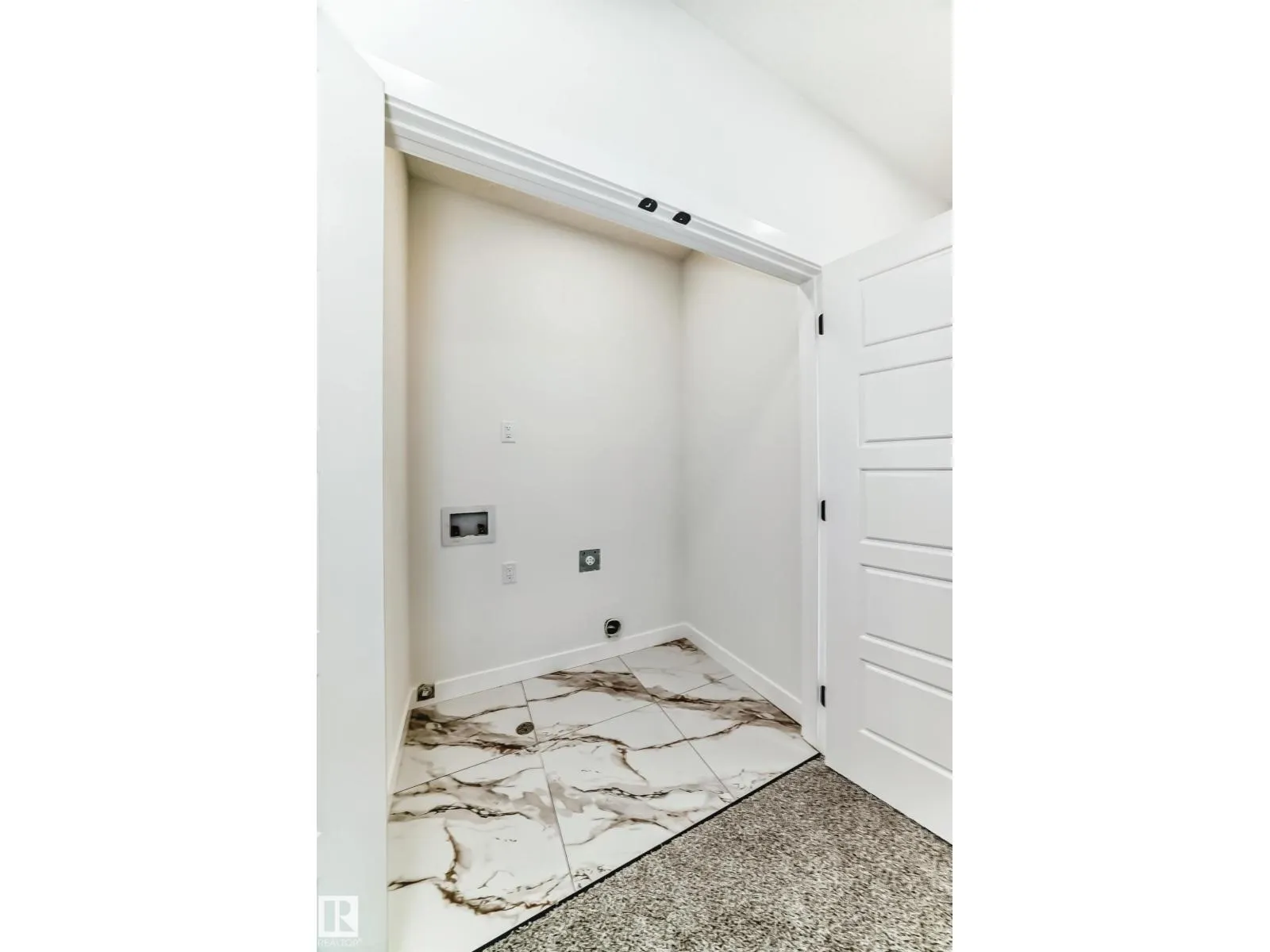341 ROBERTS WD