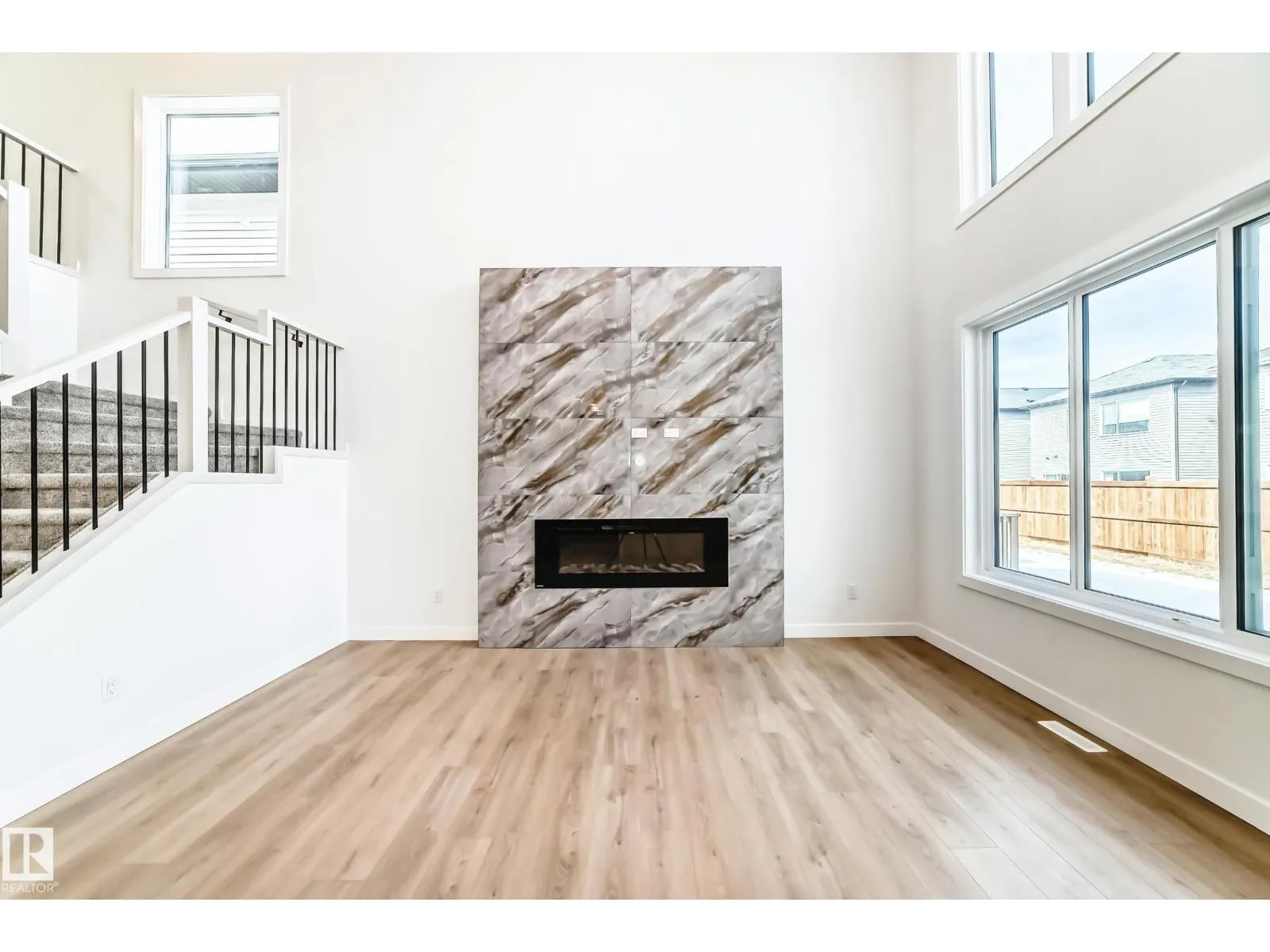 341 ROBERTS WD