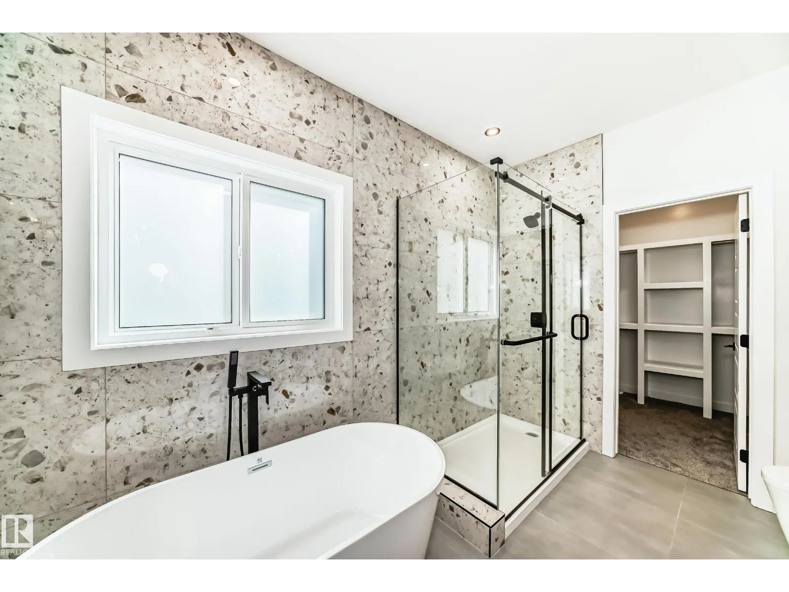 341 ROBERTS WD
