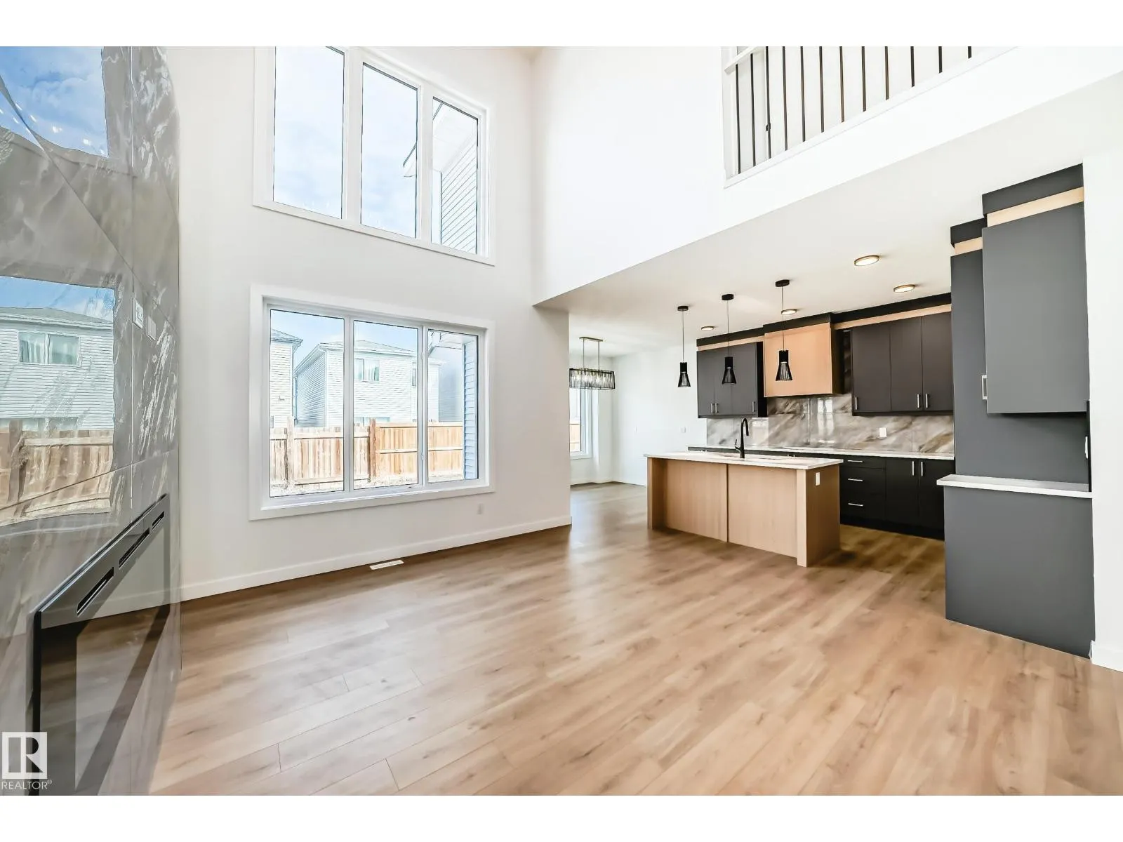 341 ROBERTS WD
